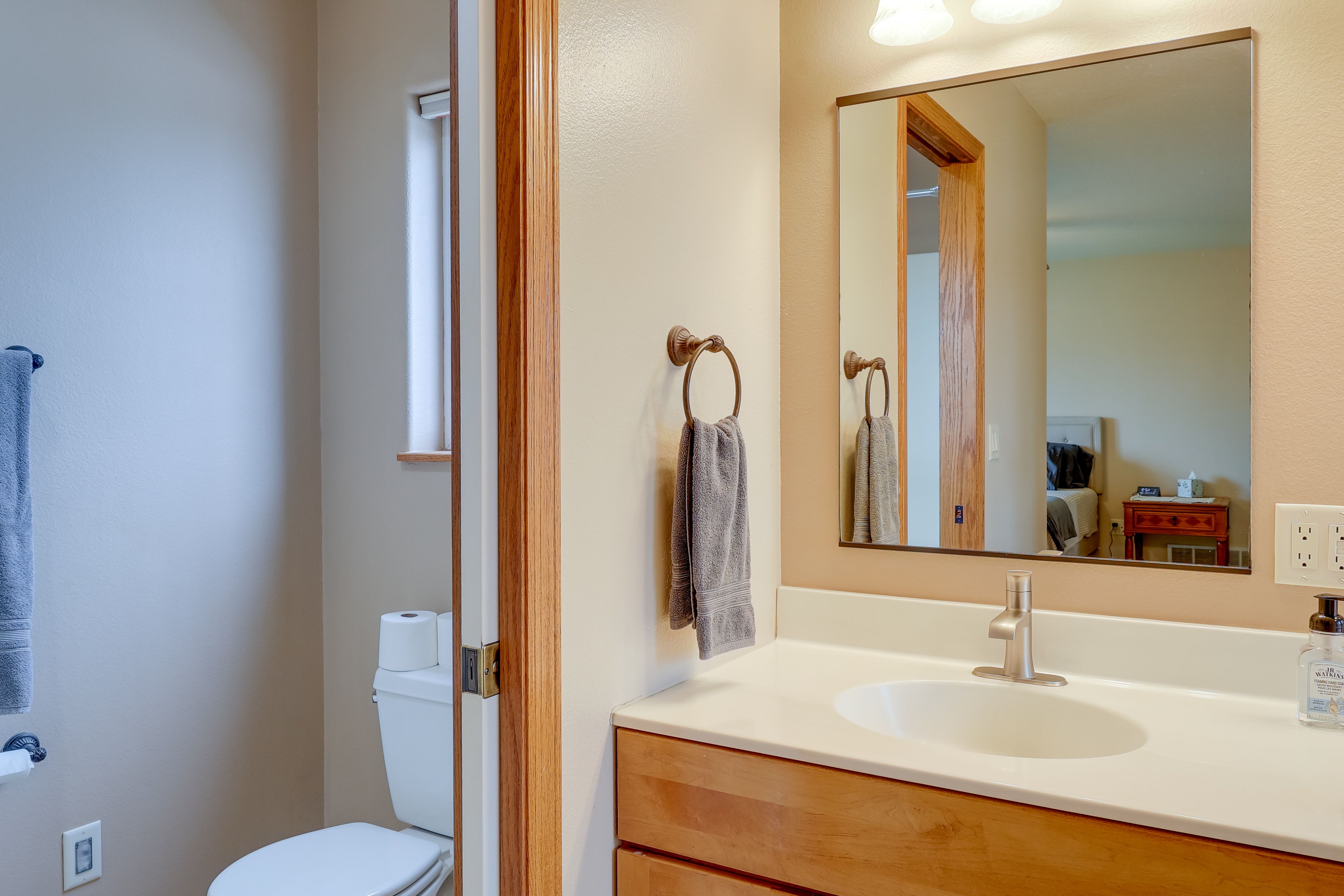 Full Bathroom | Towels Provided | Main Level