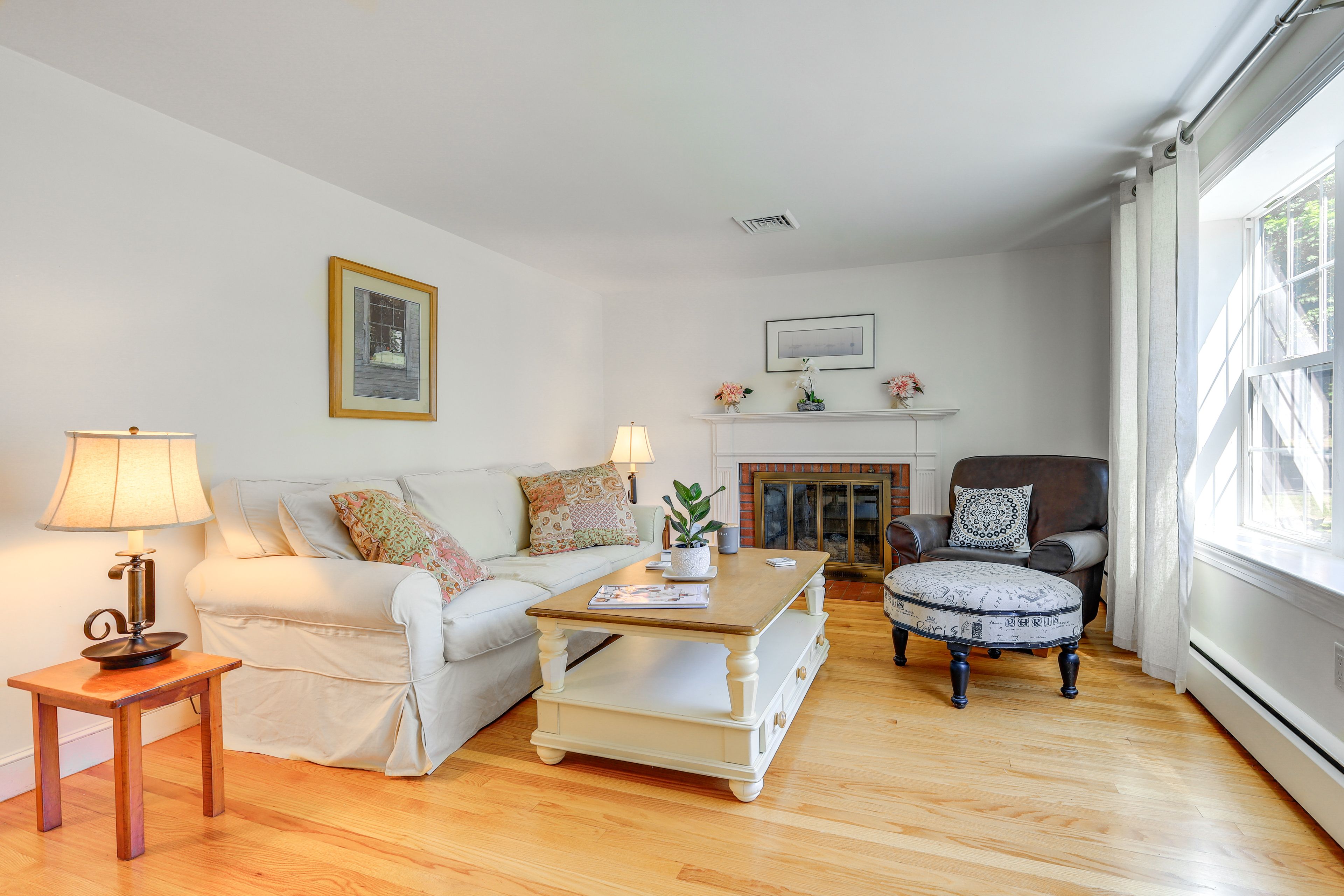 Living Room | Free WiFi | Smart TV | Gas Fireplace | 1st Floor