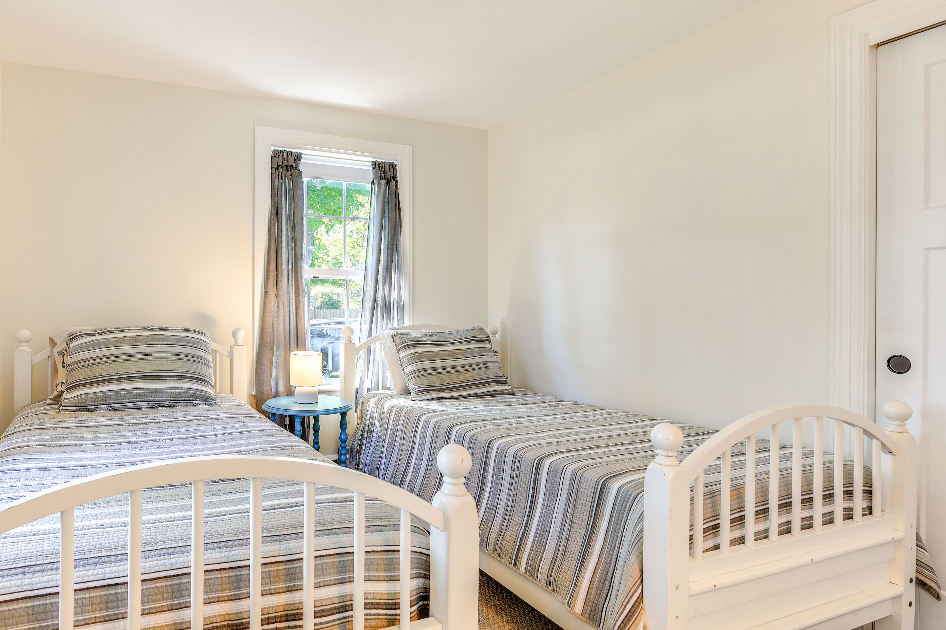 Bedroom 2 | 2 Twin Beds | 1st Floor