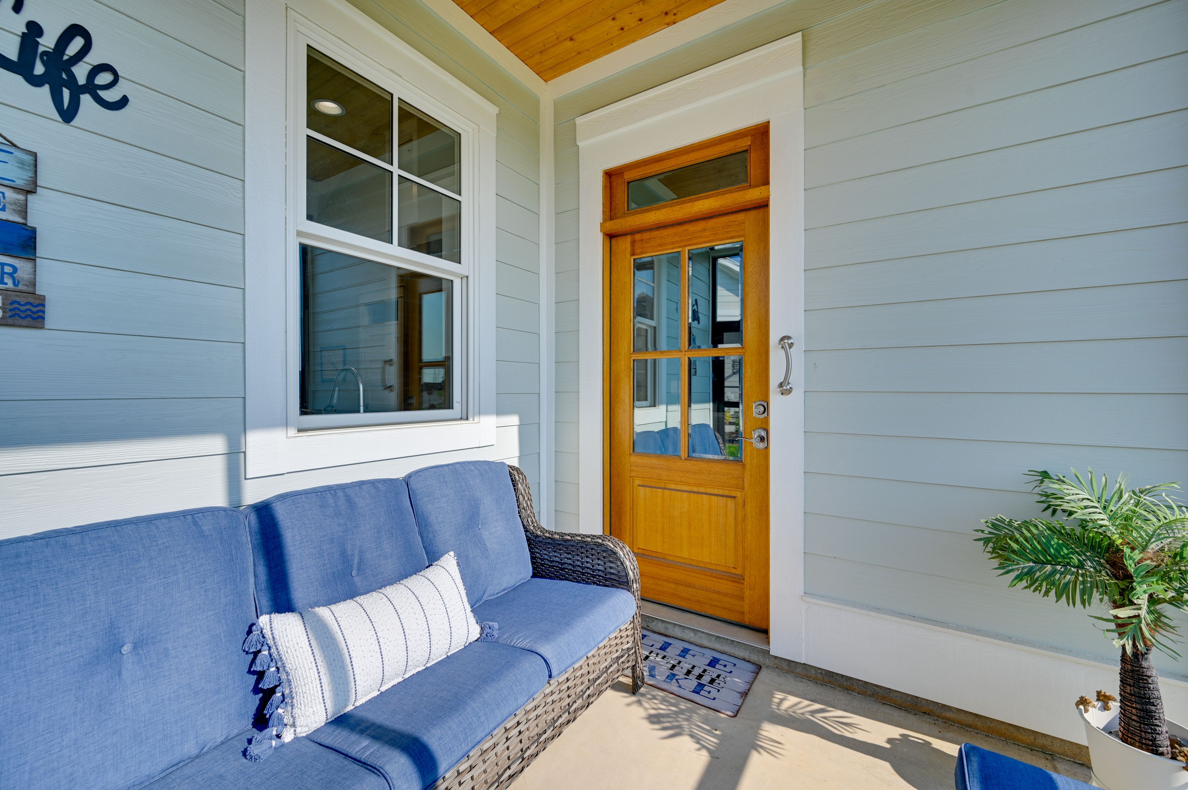 Screened Porch | Patio Furniture