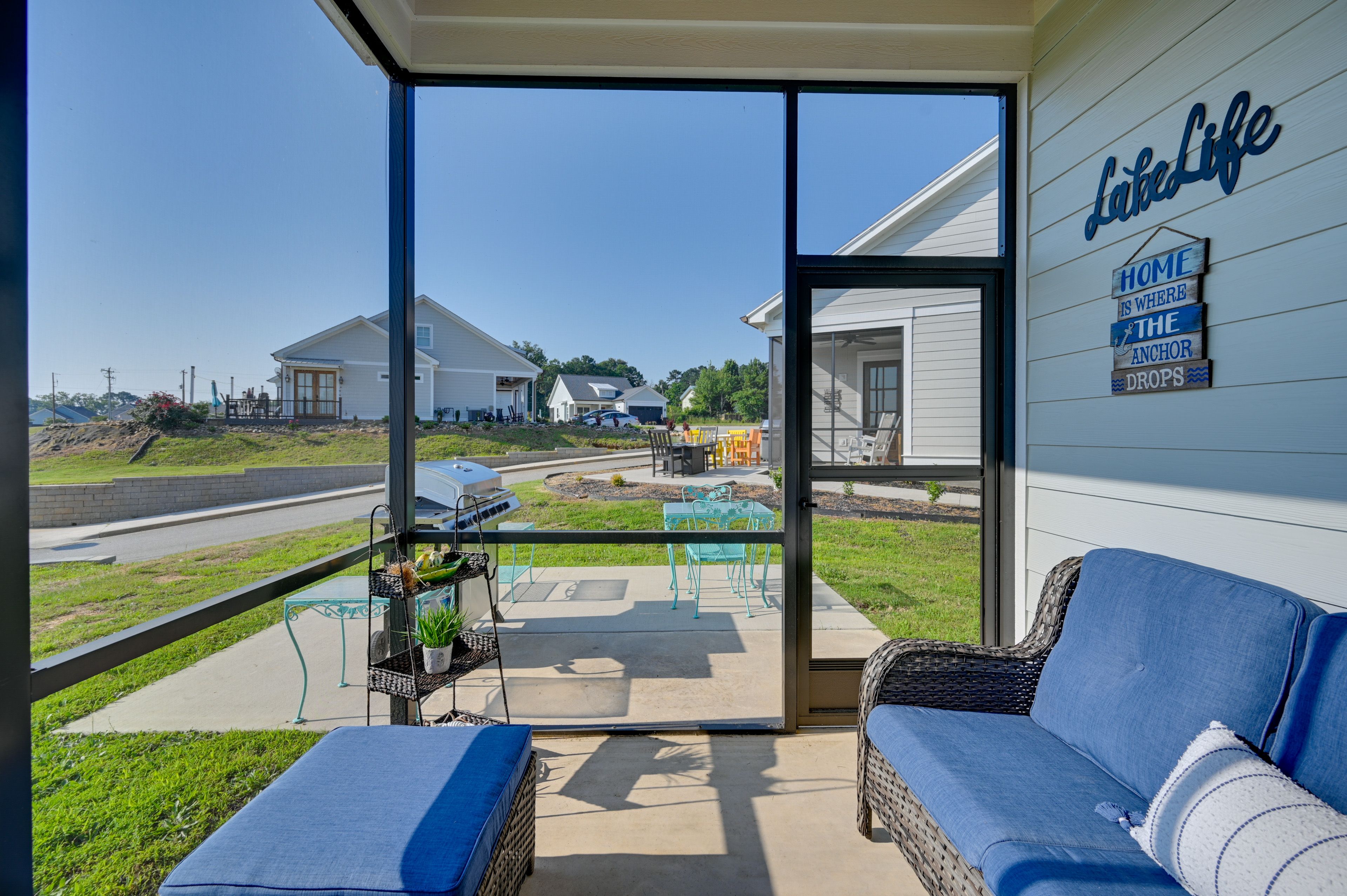 Screened Porch | Single-Story Cottage