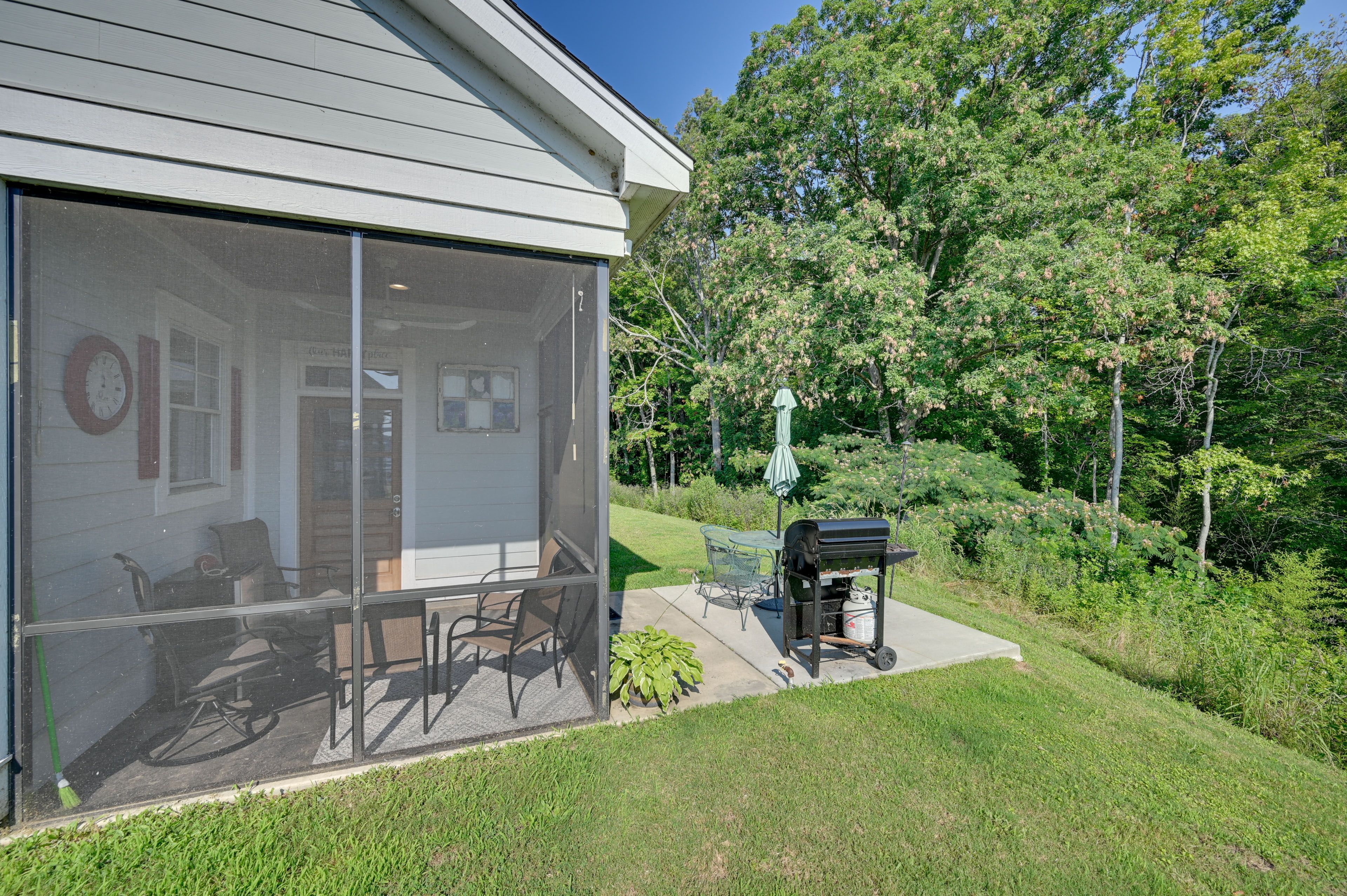 Private Patio | Outdoor Dining | Gas Grill