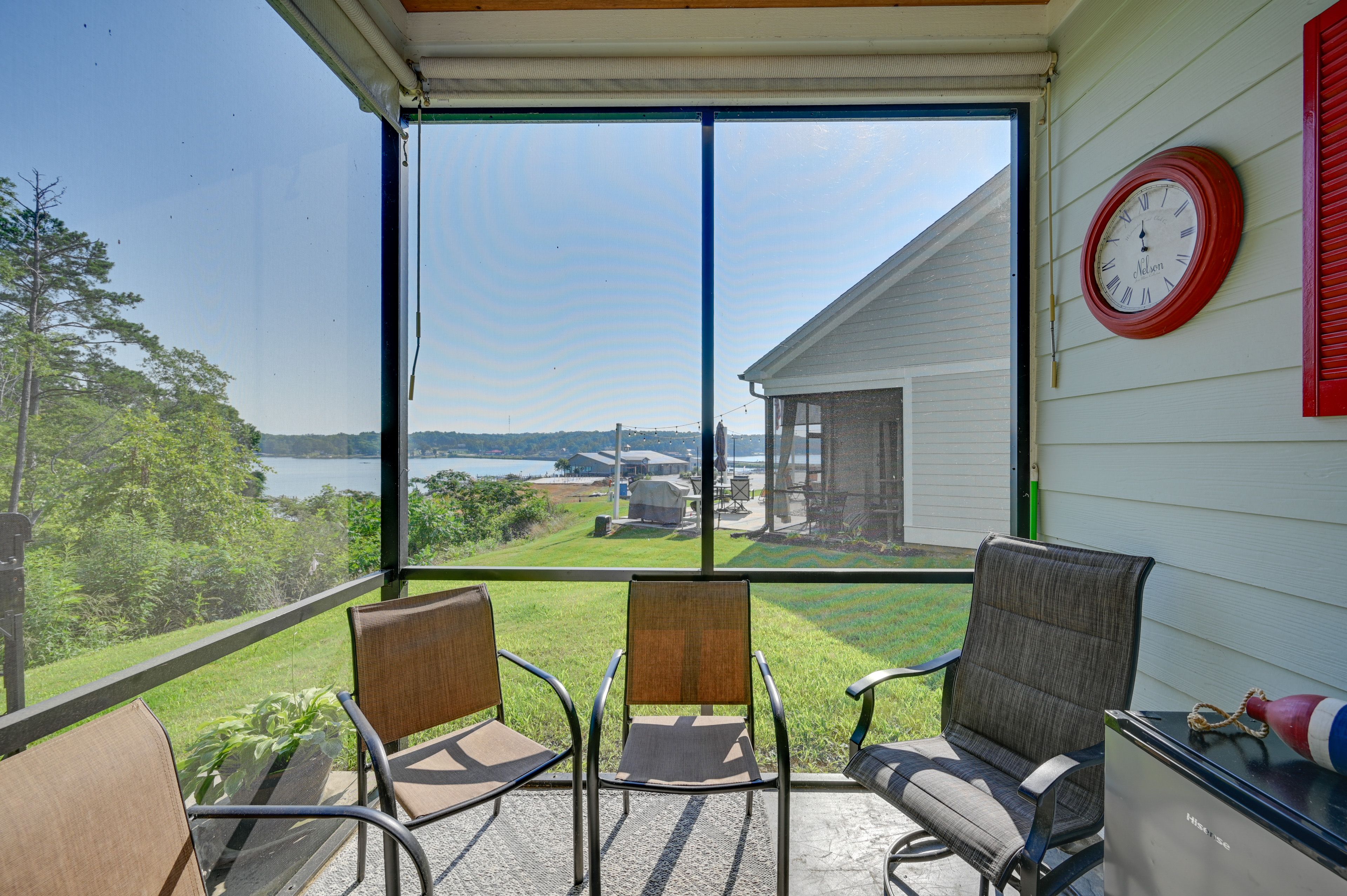 Greenwood Vacation Rental | 2BR | 2BA | 1,200 Sq Ft | 1 Step Required