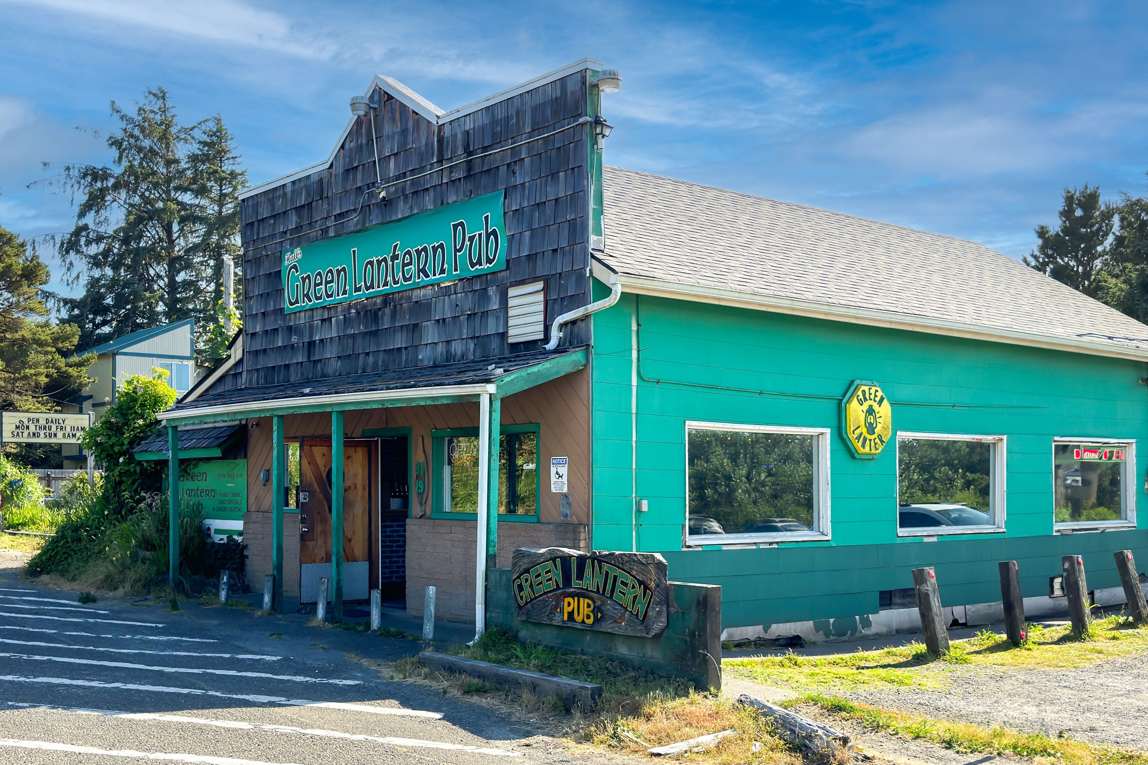 Nearby Restaurant & Shop