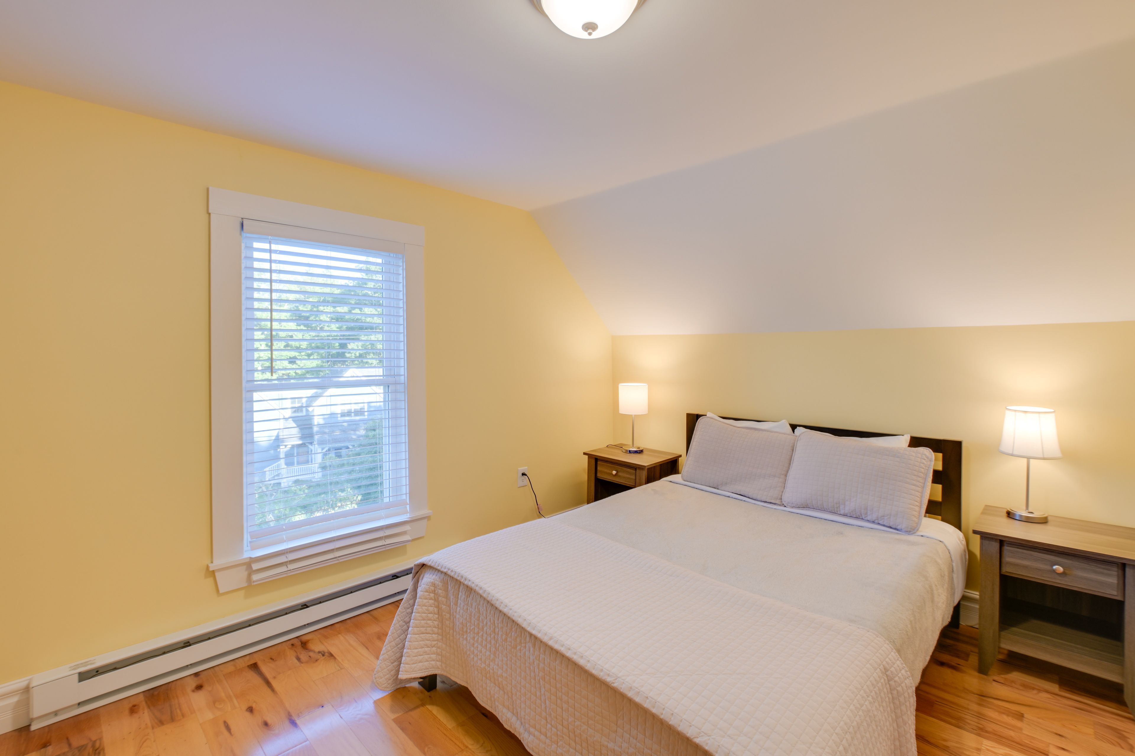 Bedroom 2 | Queen Bed | Upper Level