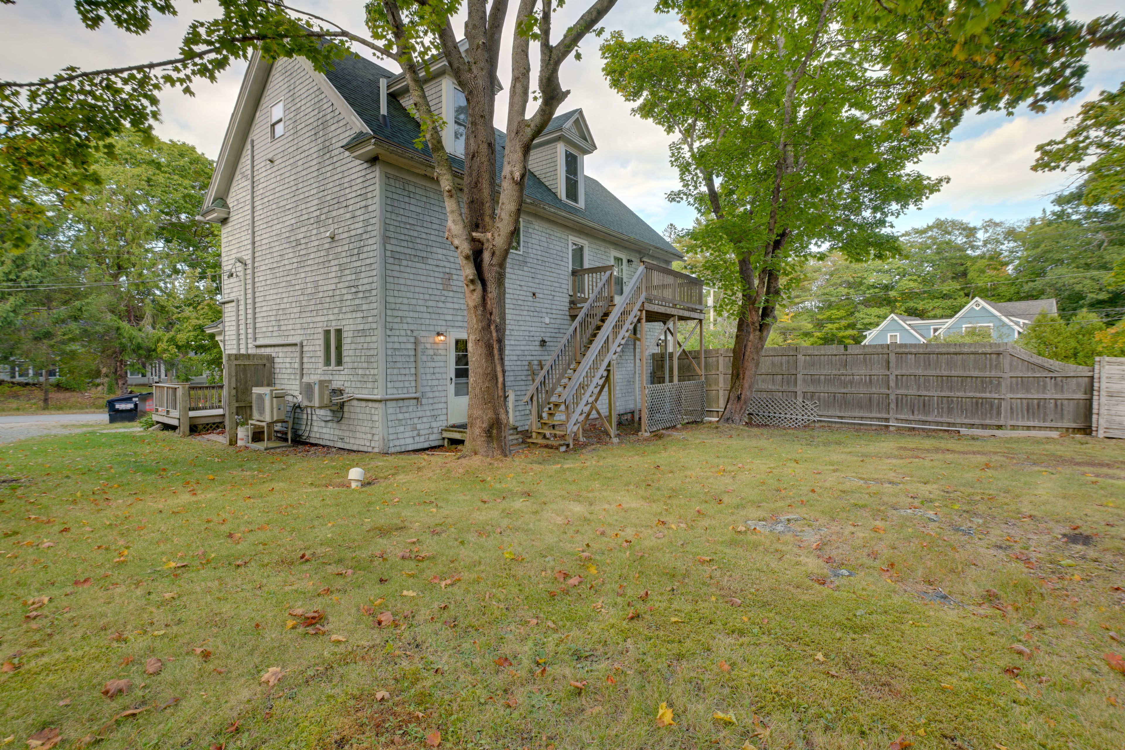 Shared Backyard | Walkable Location