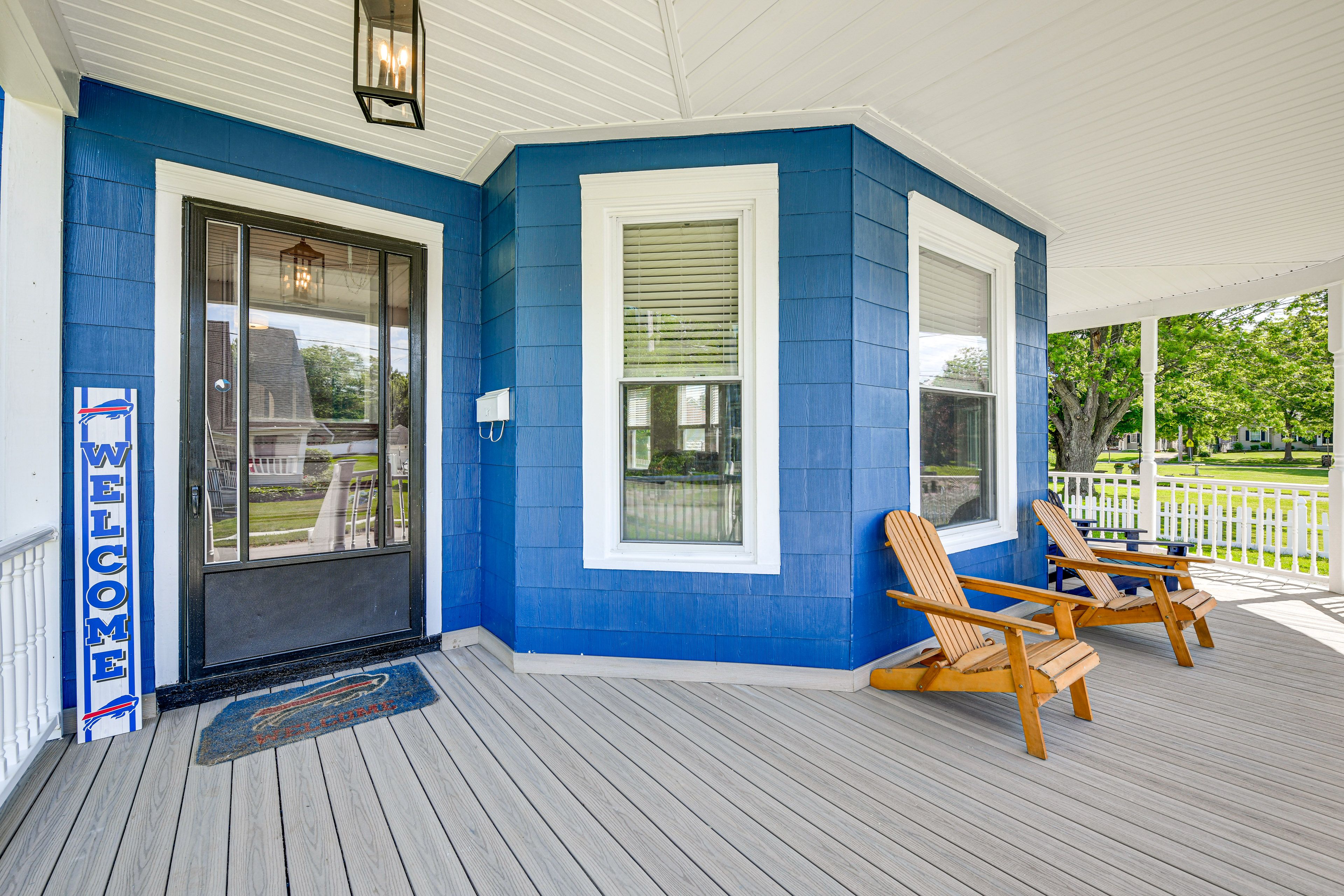 Furnished Front Porch | Keyless Entry | Outdoor Seating