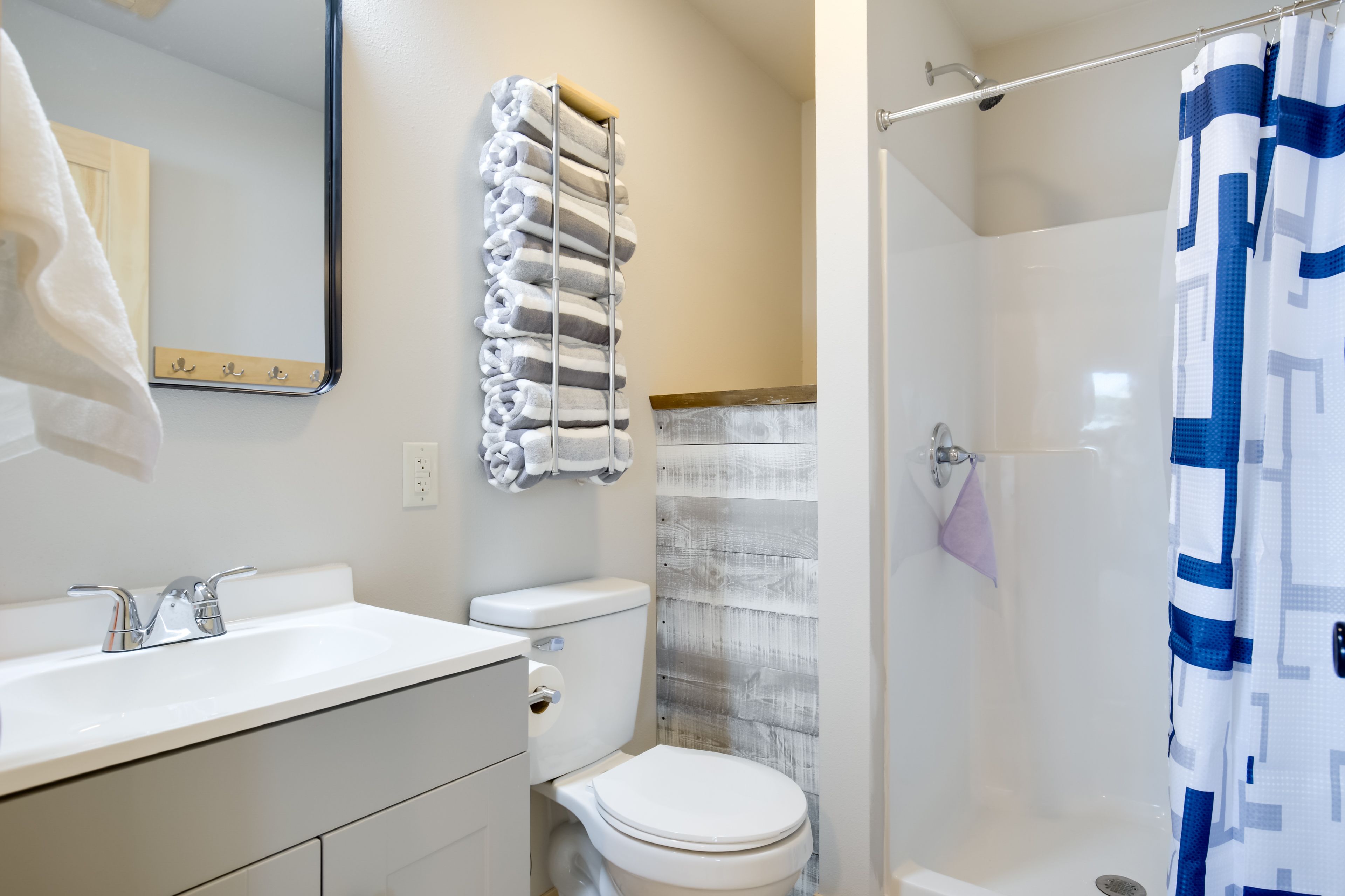Full Bath | Towels | Complimentary Toiletries