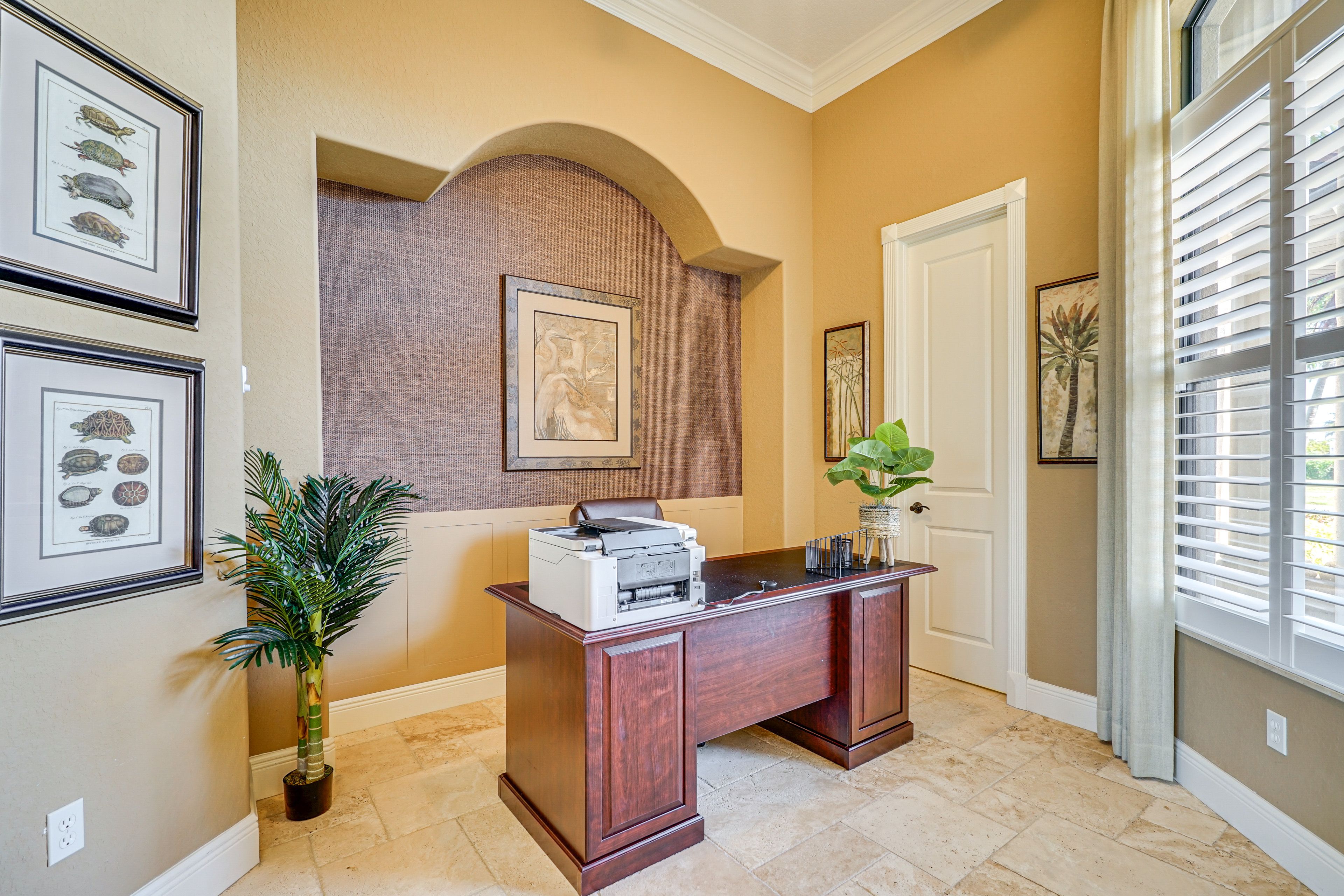 Home Office | Free WiFi