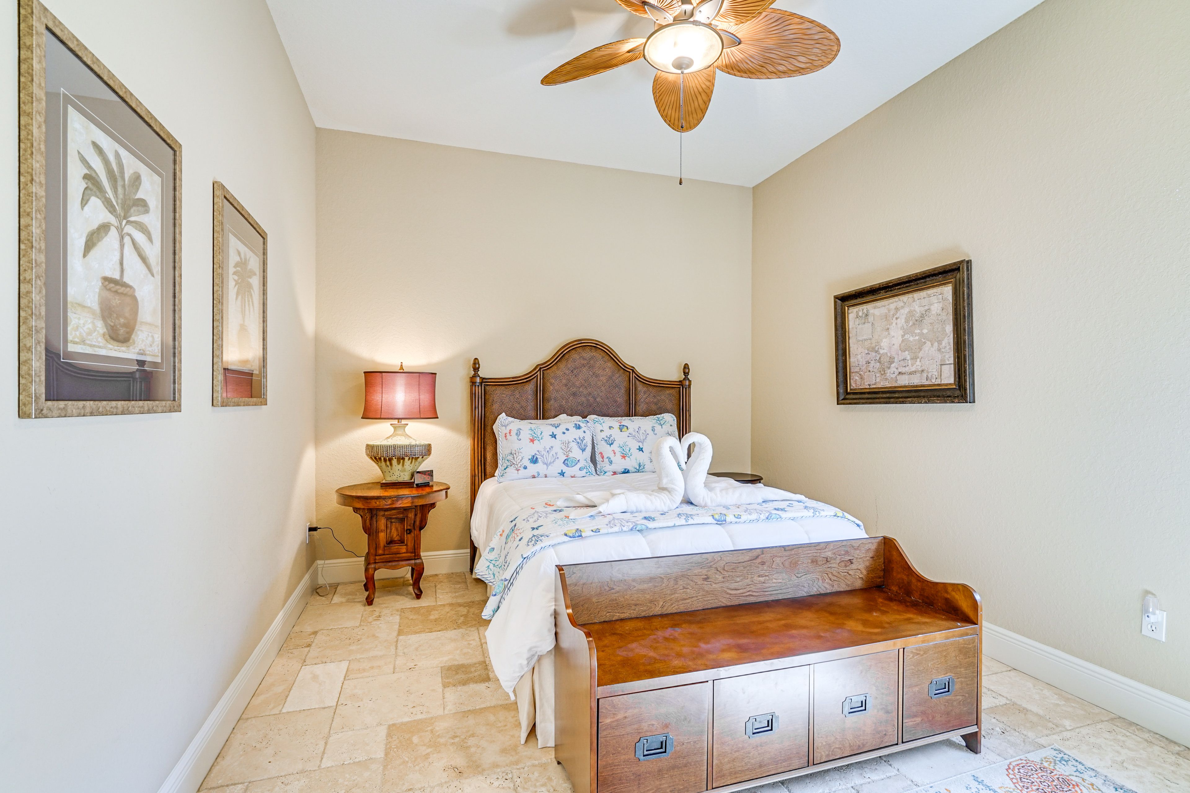 Bedroom 2 | Queen Bed