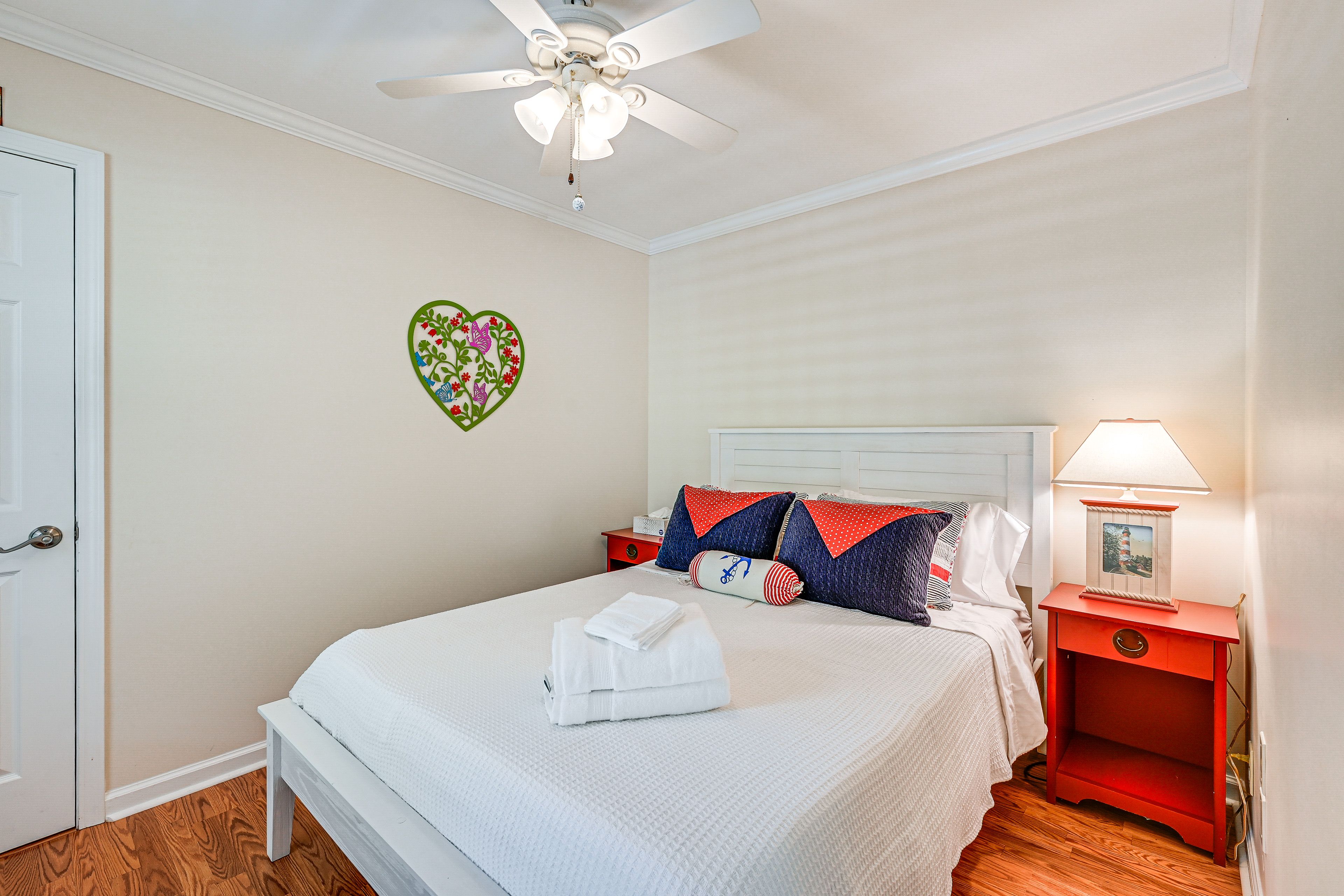 Bedroom 2 | 2nd Floor | Queen Bed