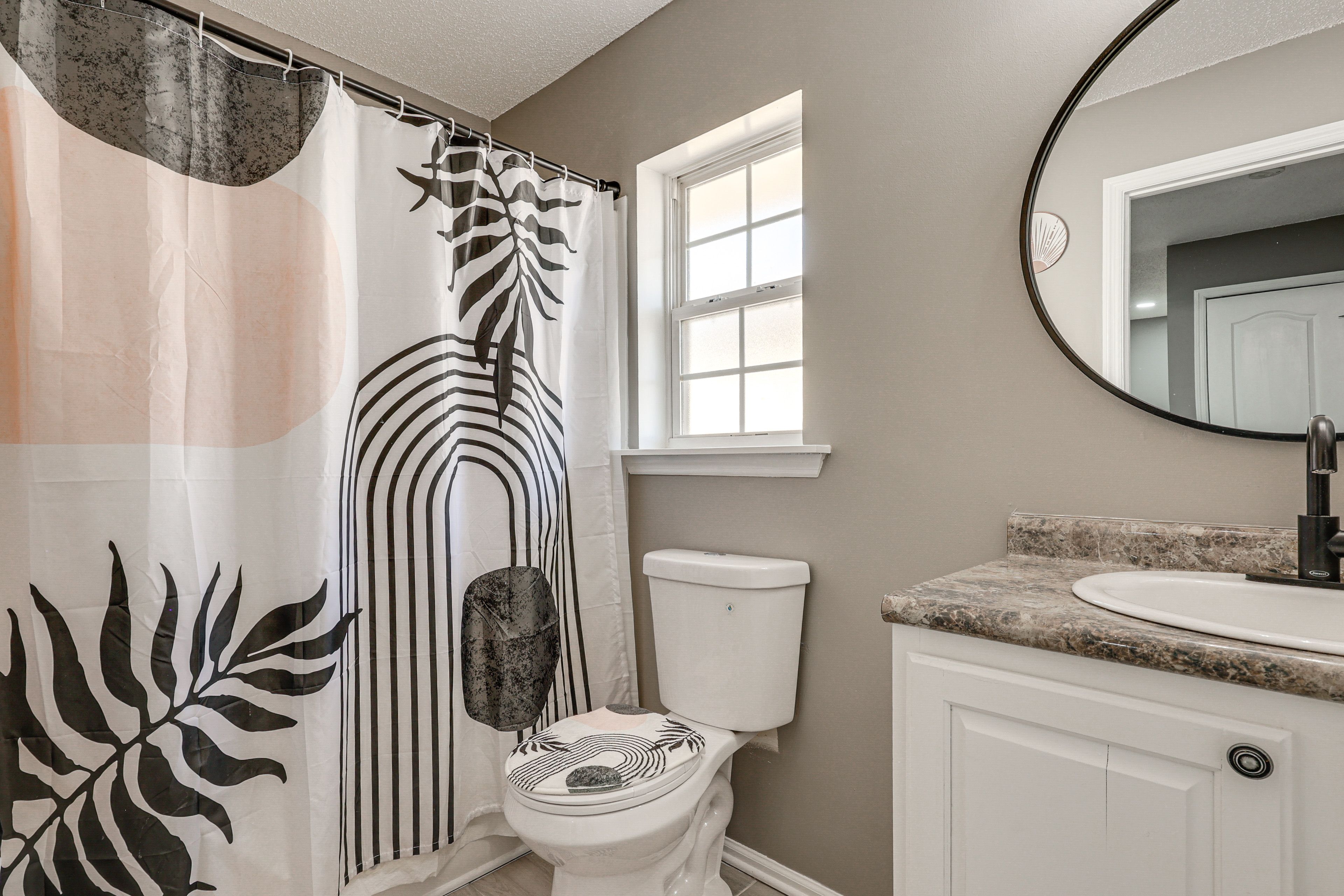 Full Bathroom | 2nd Floor