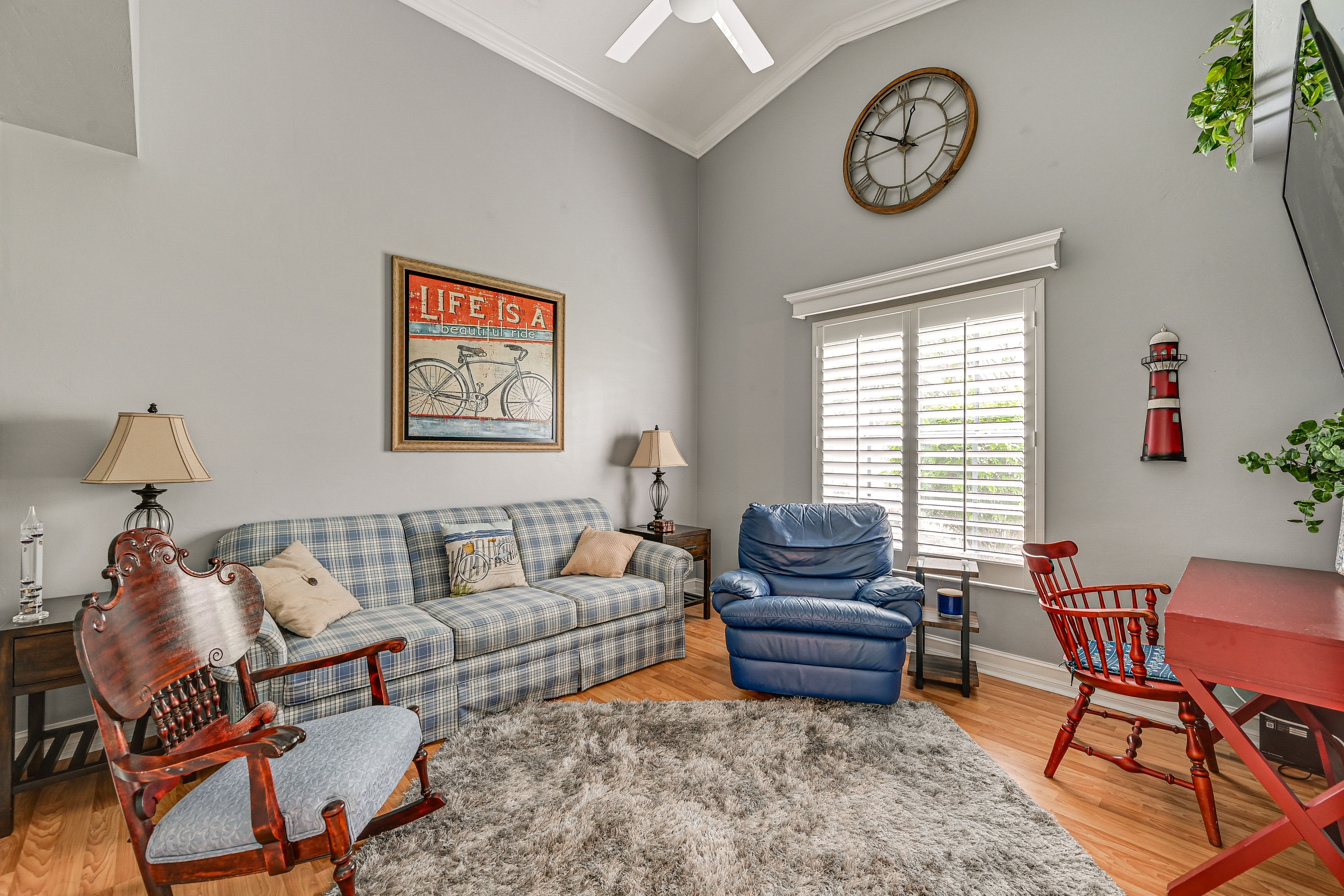 Bedroom 3 | Queen Sleeper Sofa | Smart TV | Laptop-Friendly Workspace