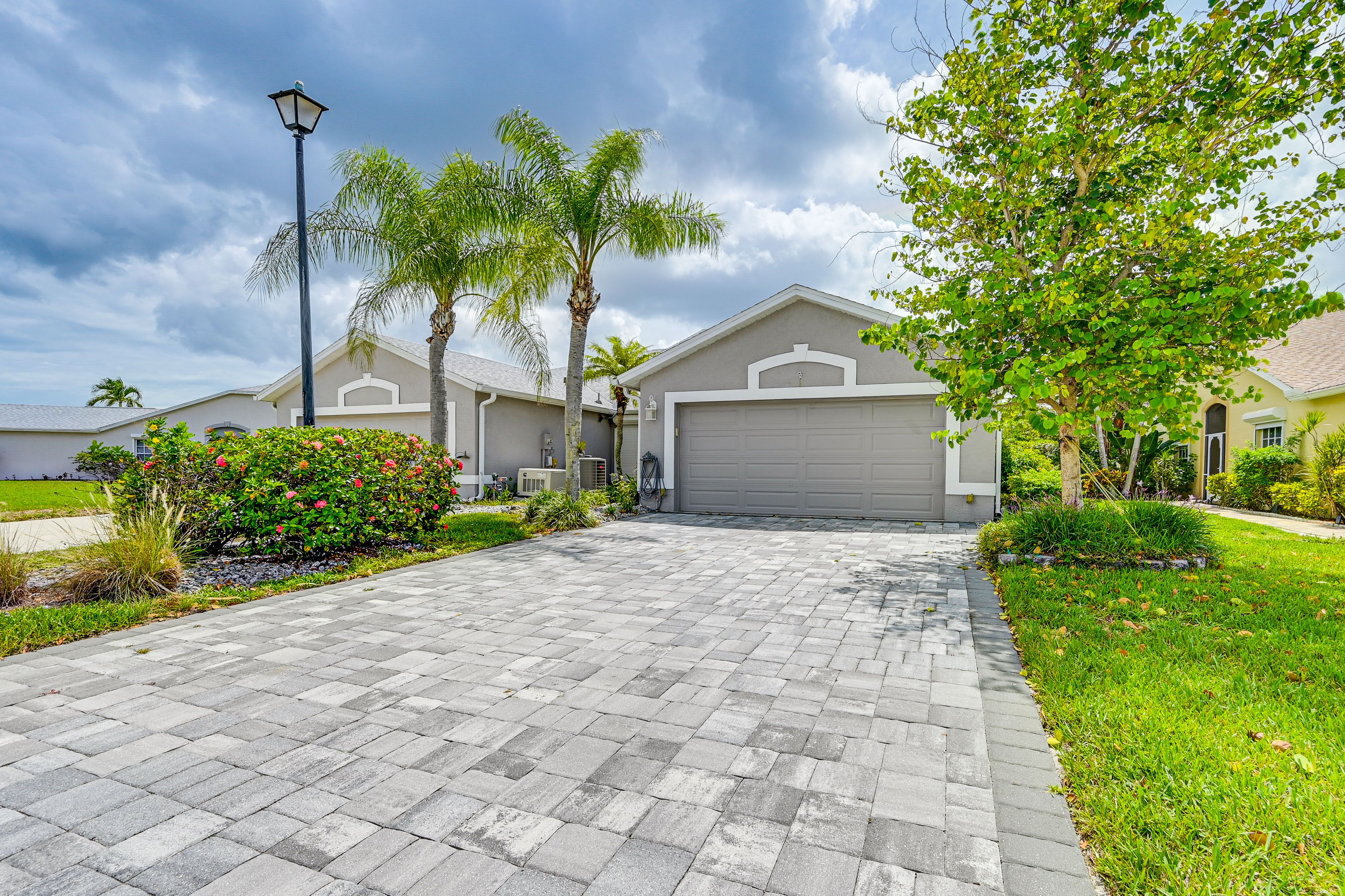 Garage (1 Vehicle) | Driveway (2 Vehicles)