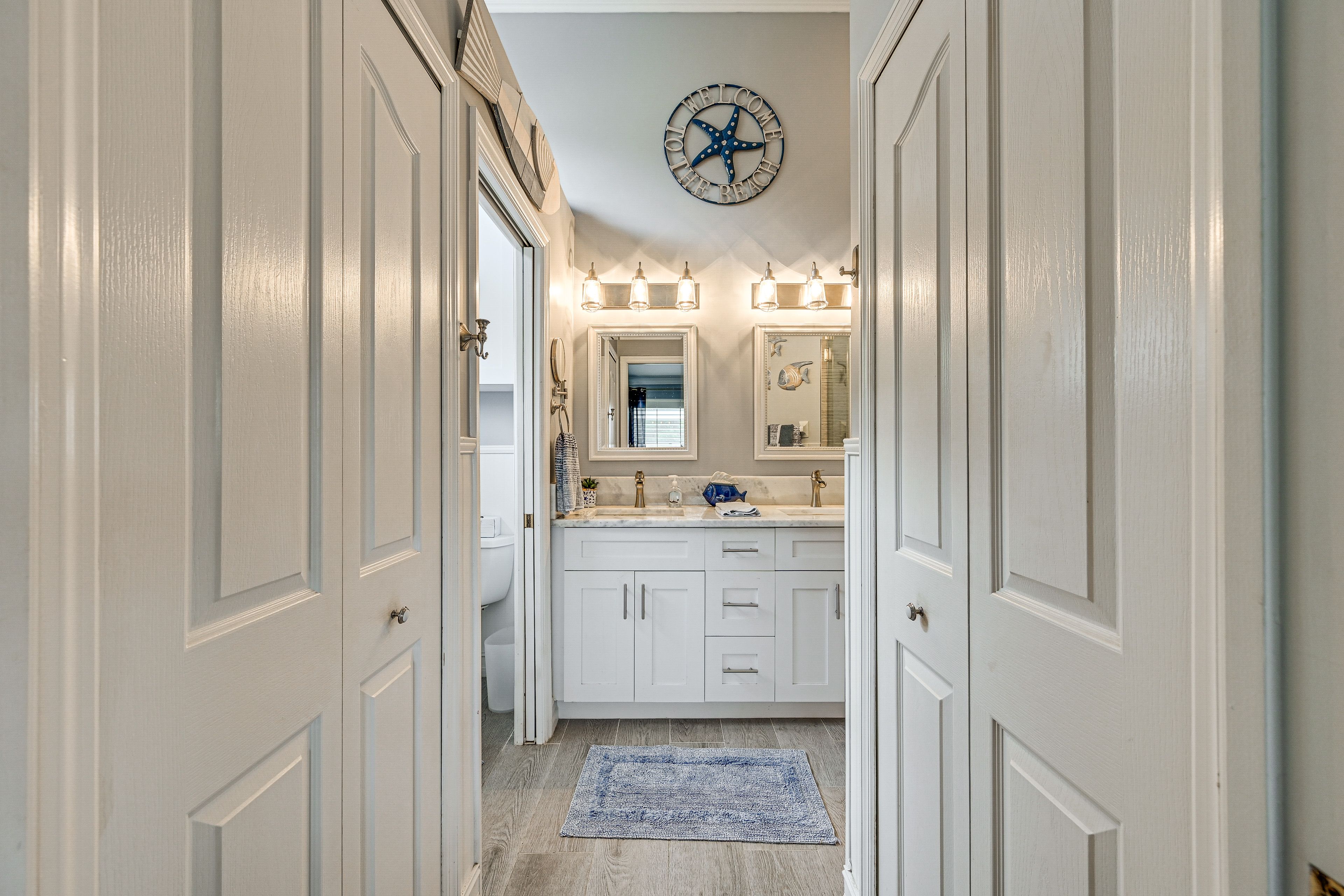 Bathroom | Complimentary Toiletries | Towels Provided