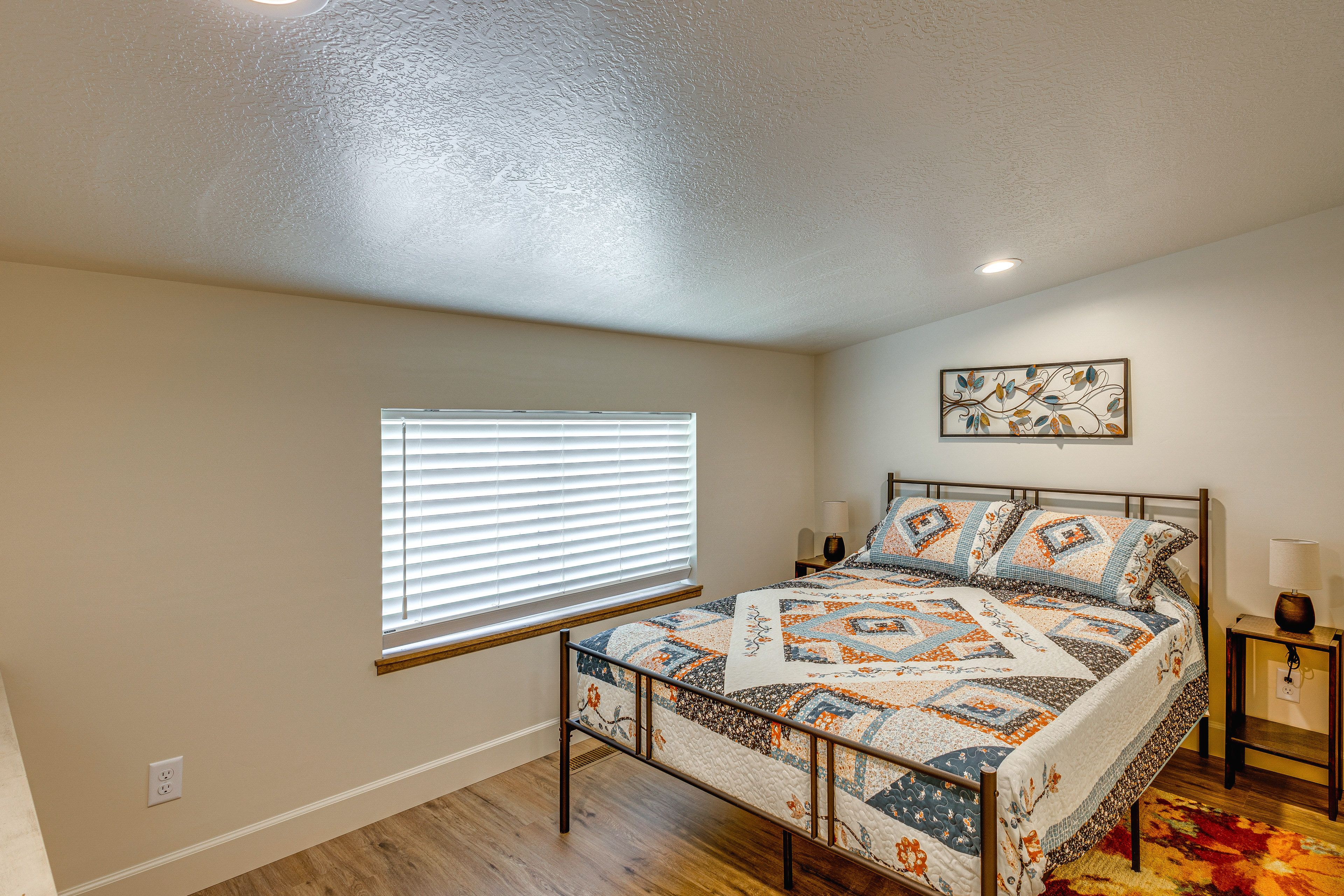 Bedroom 2 | 2nd Floor | Queen Bed