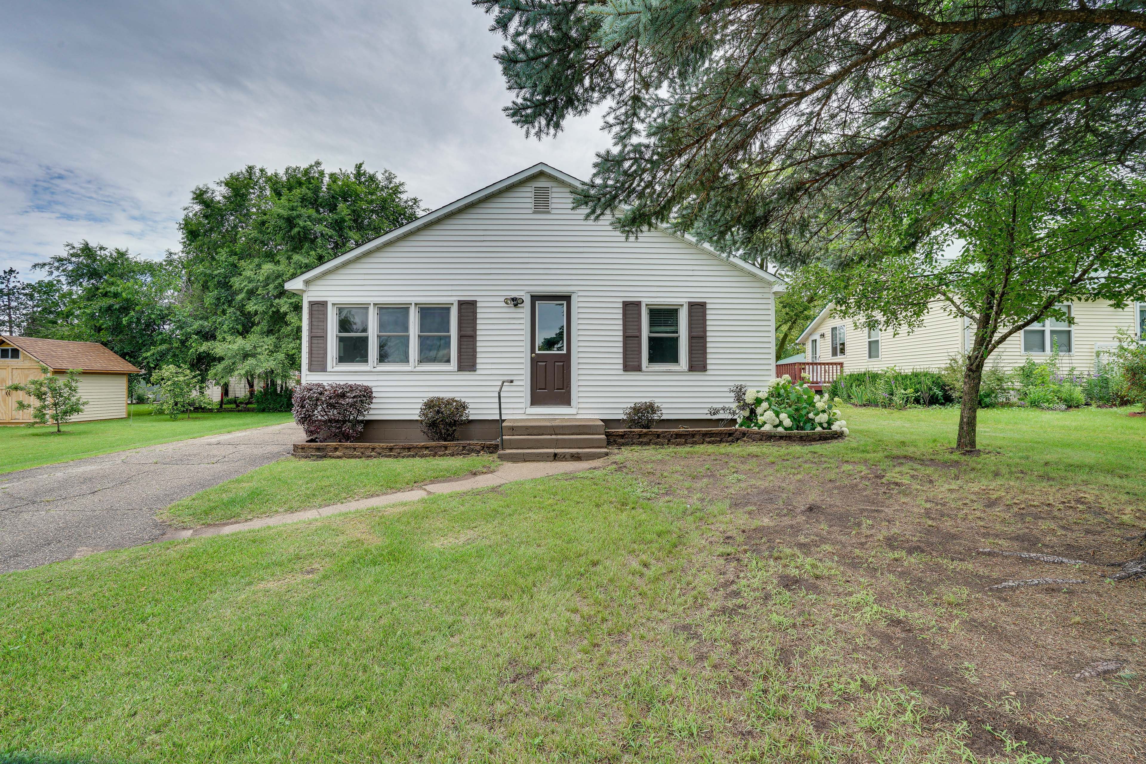 Home Exterior | Single-Story Home