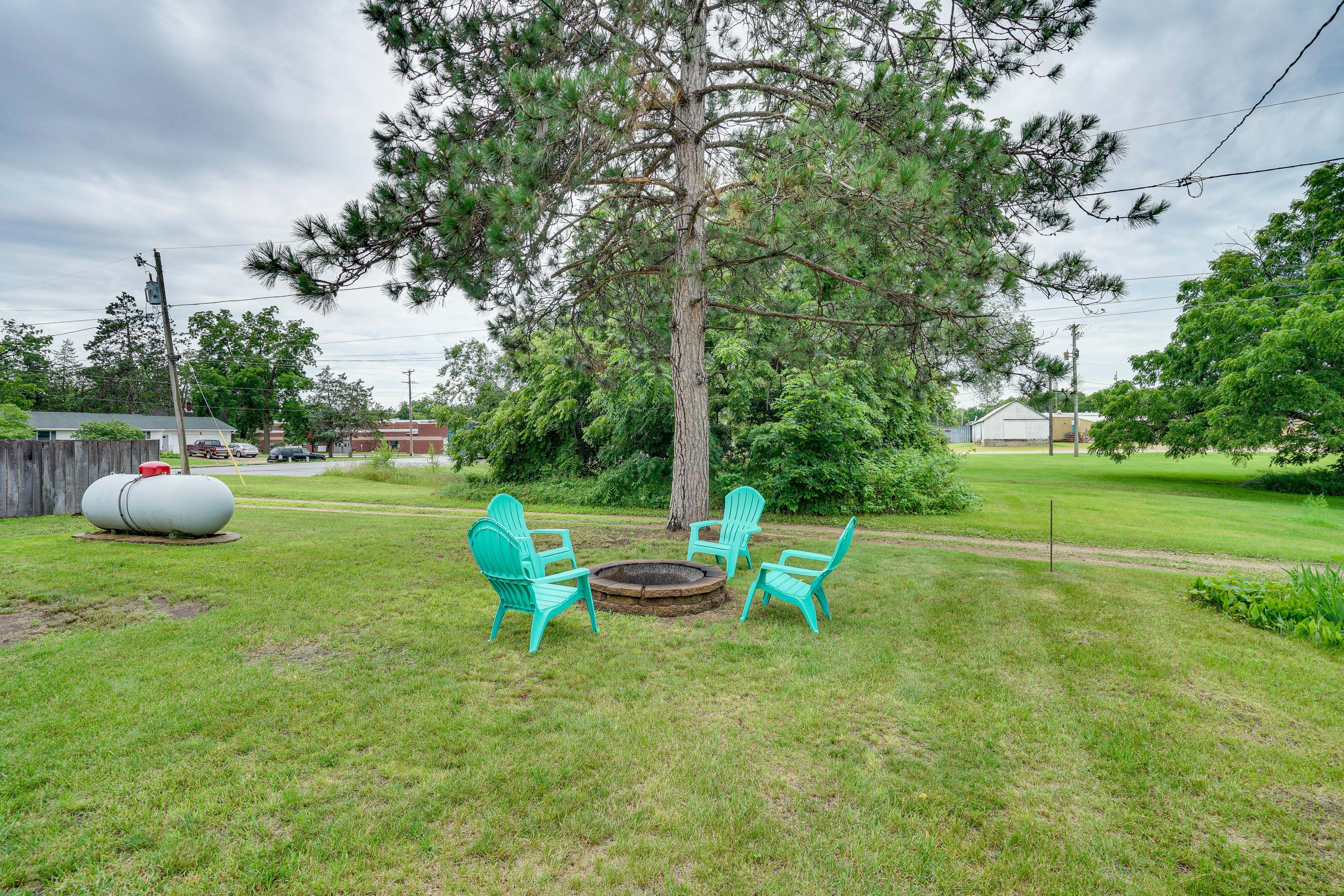 Private Yard | Fire Pit