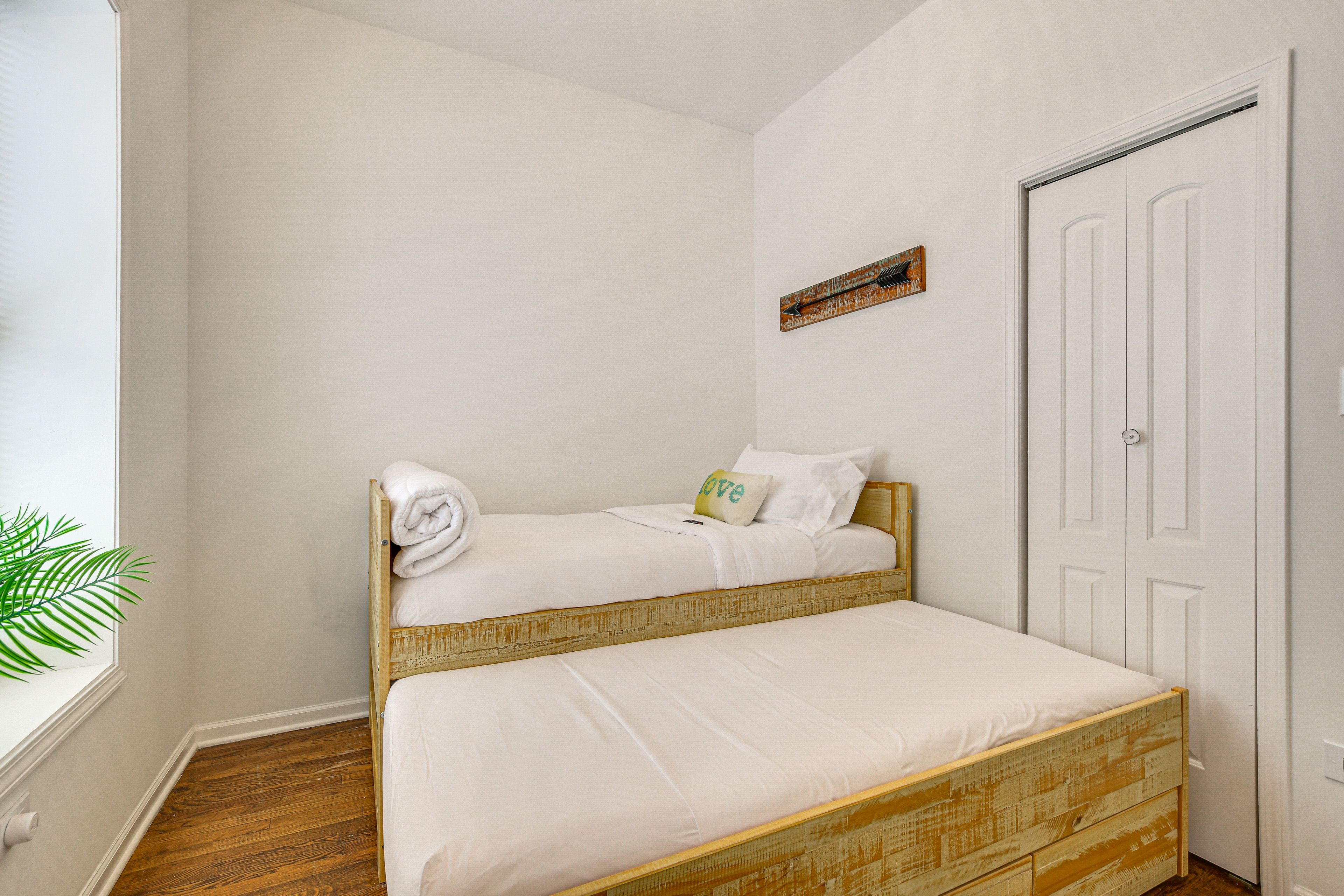 Bedroom 2 | Twin Bed w/ Twin Trundle