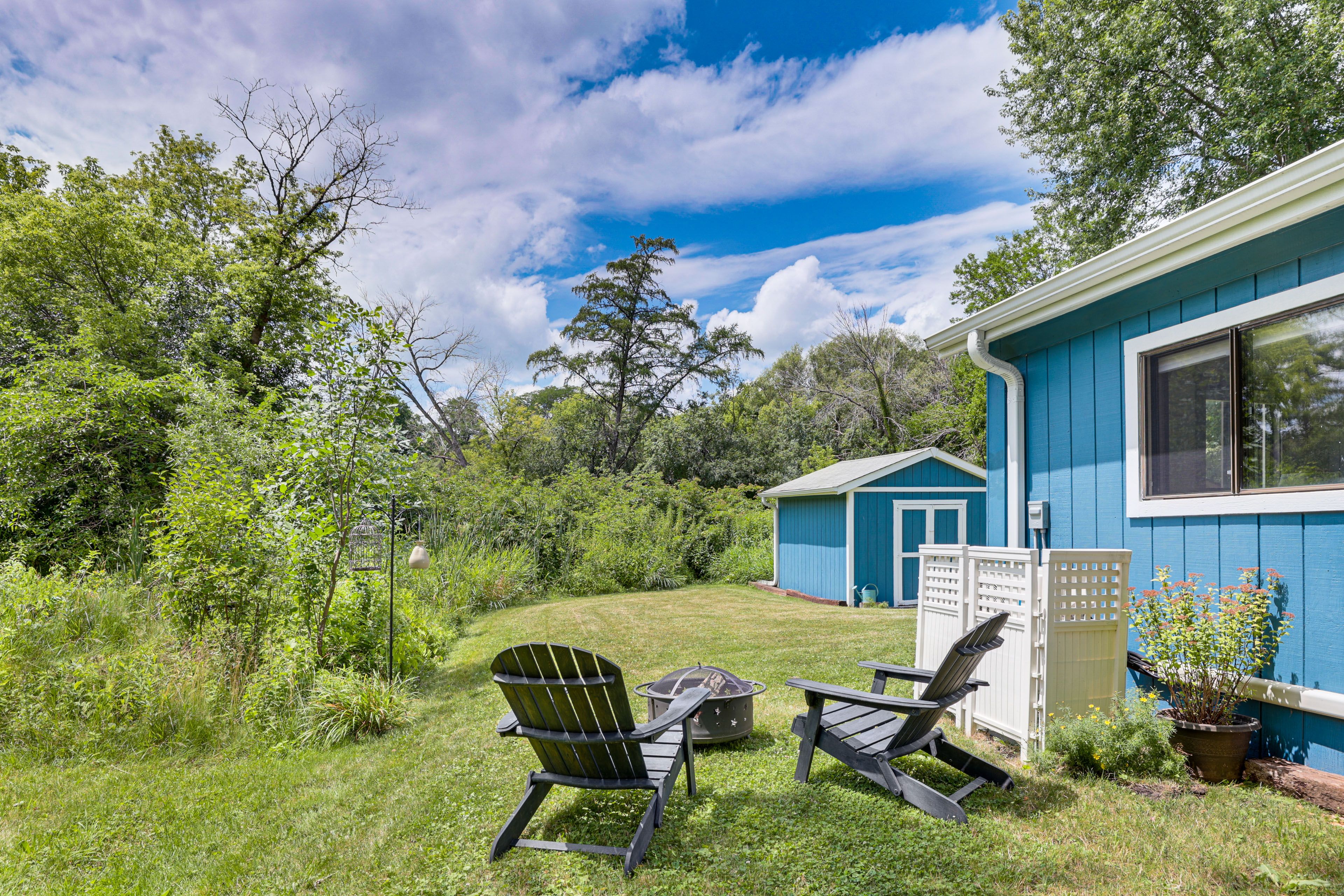 Private Fire Pit | Walk to Community Beach | Beach Equipment Provided