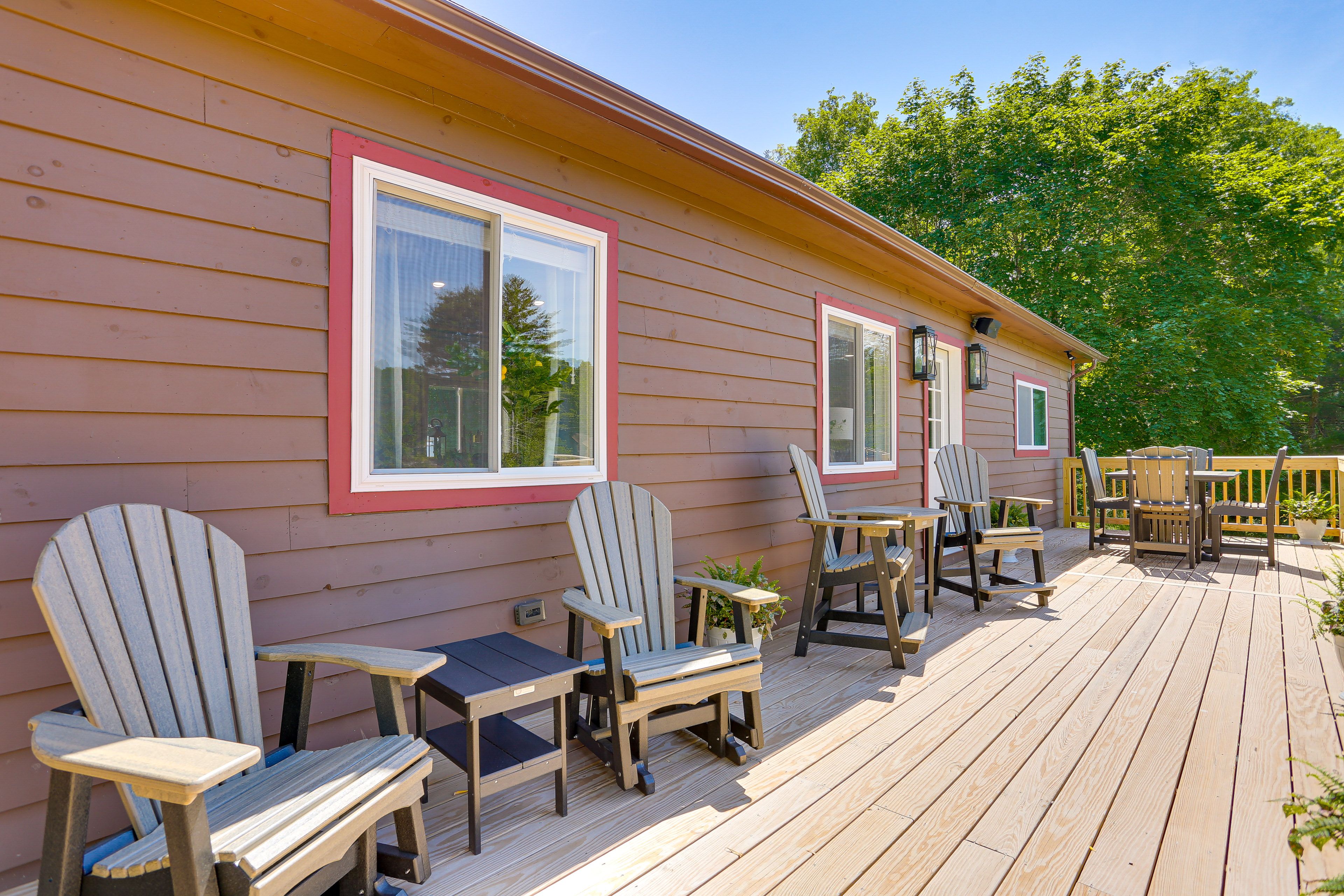 Deck | Outdoor Dining Area | Lounge Seating | Pond View