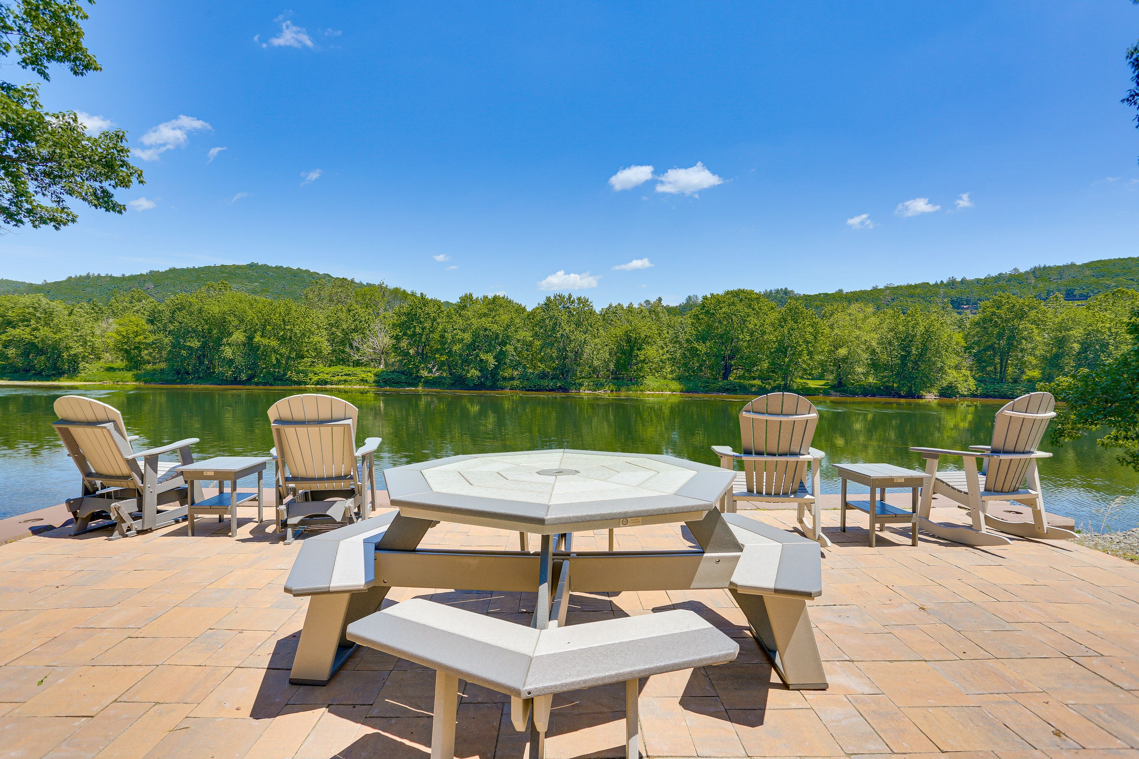 Waterfront Patio | Outdoor Dining & Seating | River Access