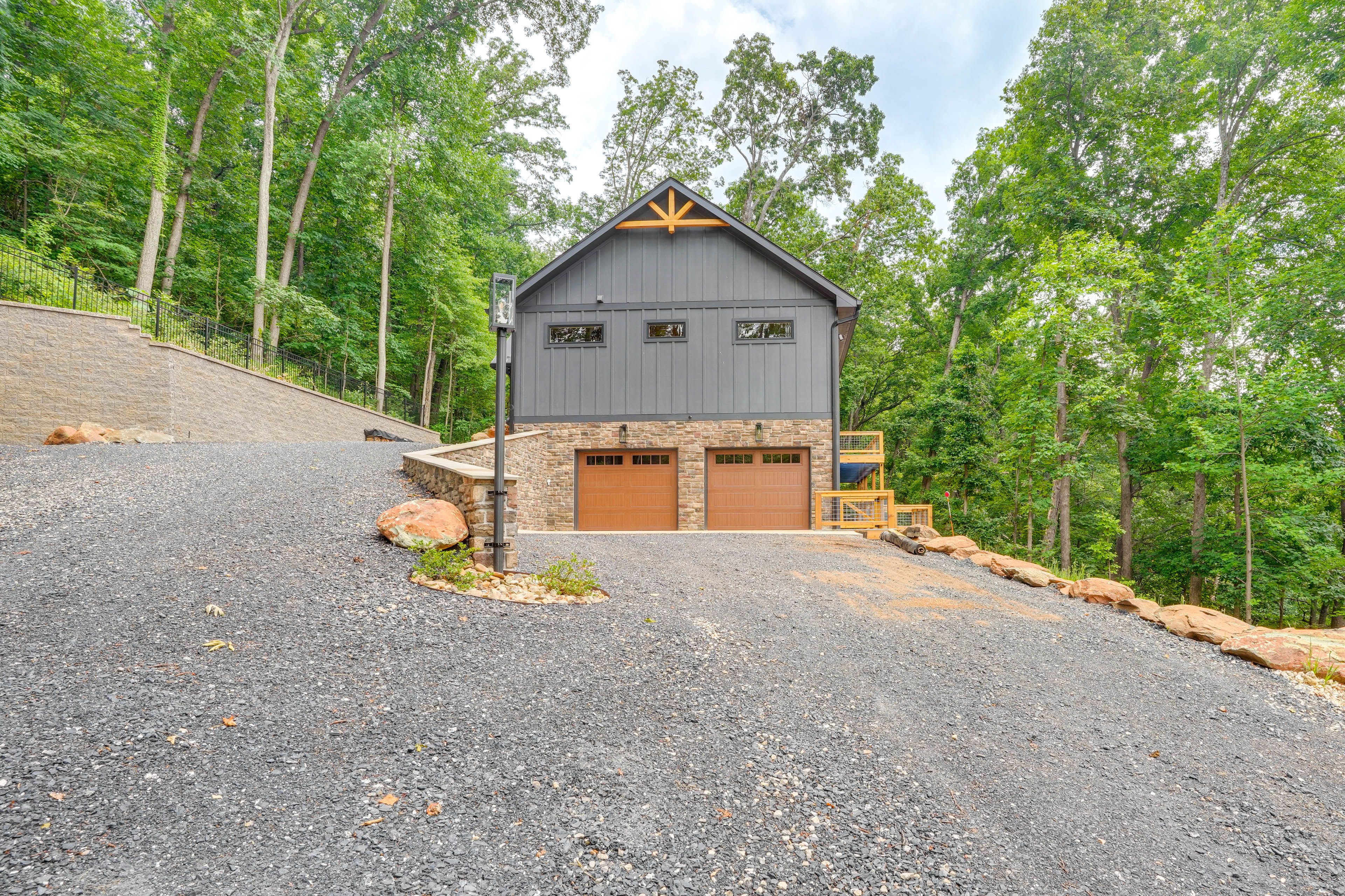 Garage (2 Vehicles)