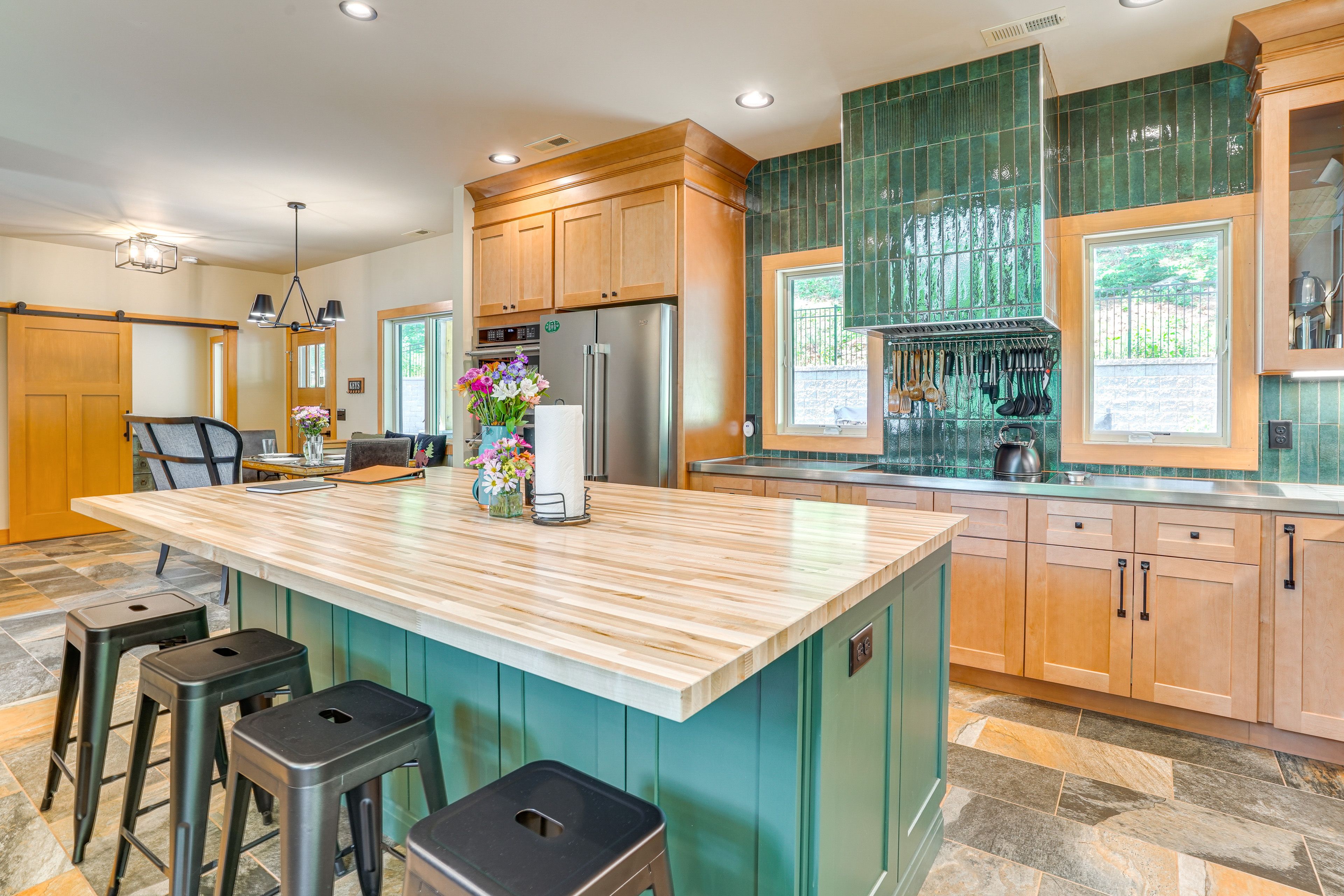 Kitchen | Blender | Crockpot | Trash Bags/Paper Towels | Main Level