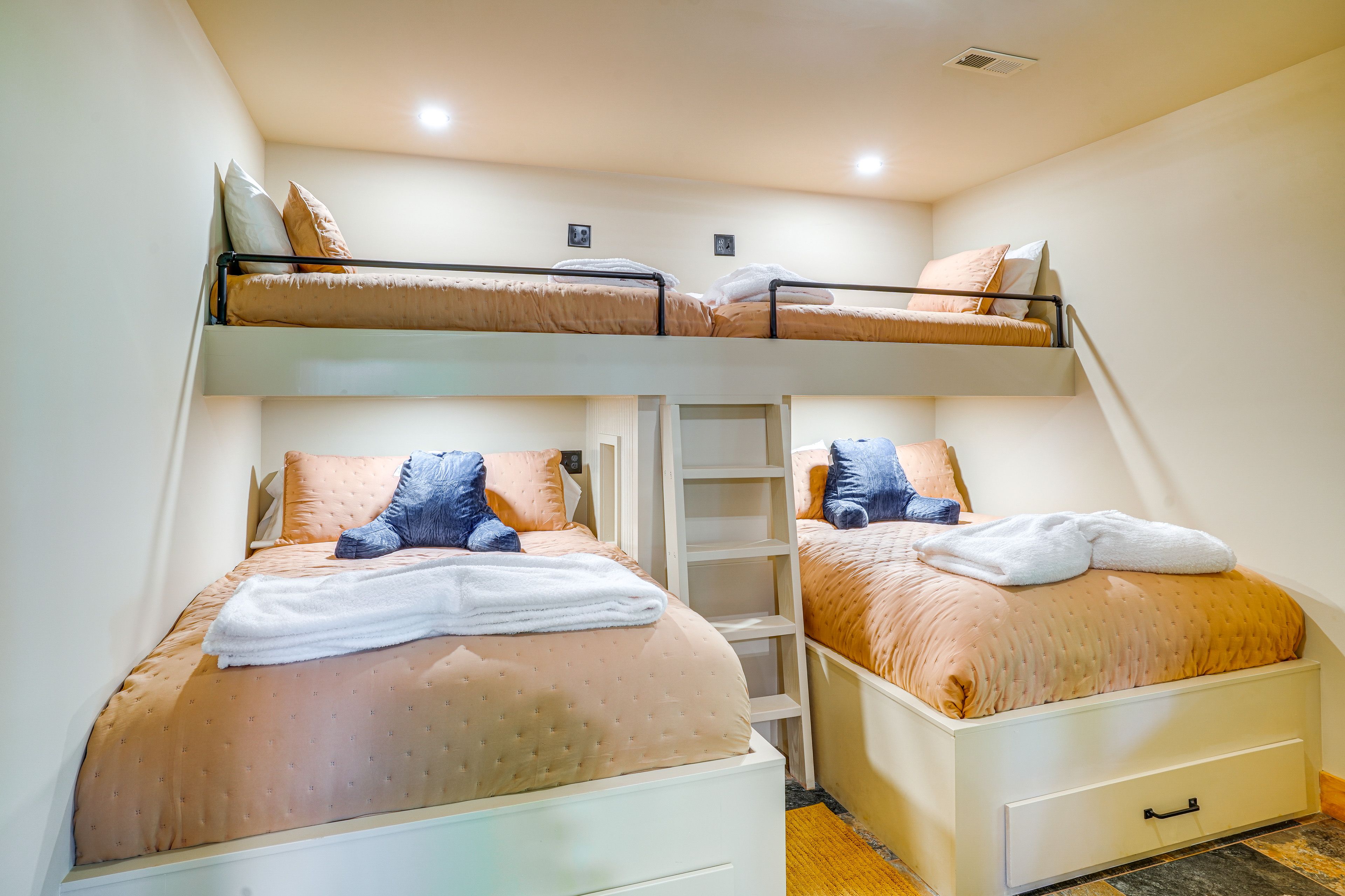 Bedroom 3 | 2 Queen Beds | 2 Lofted Twin Beds | Lower Level