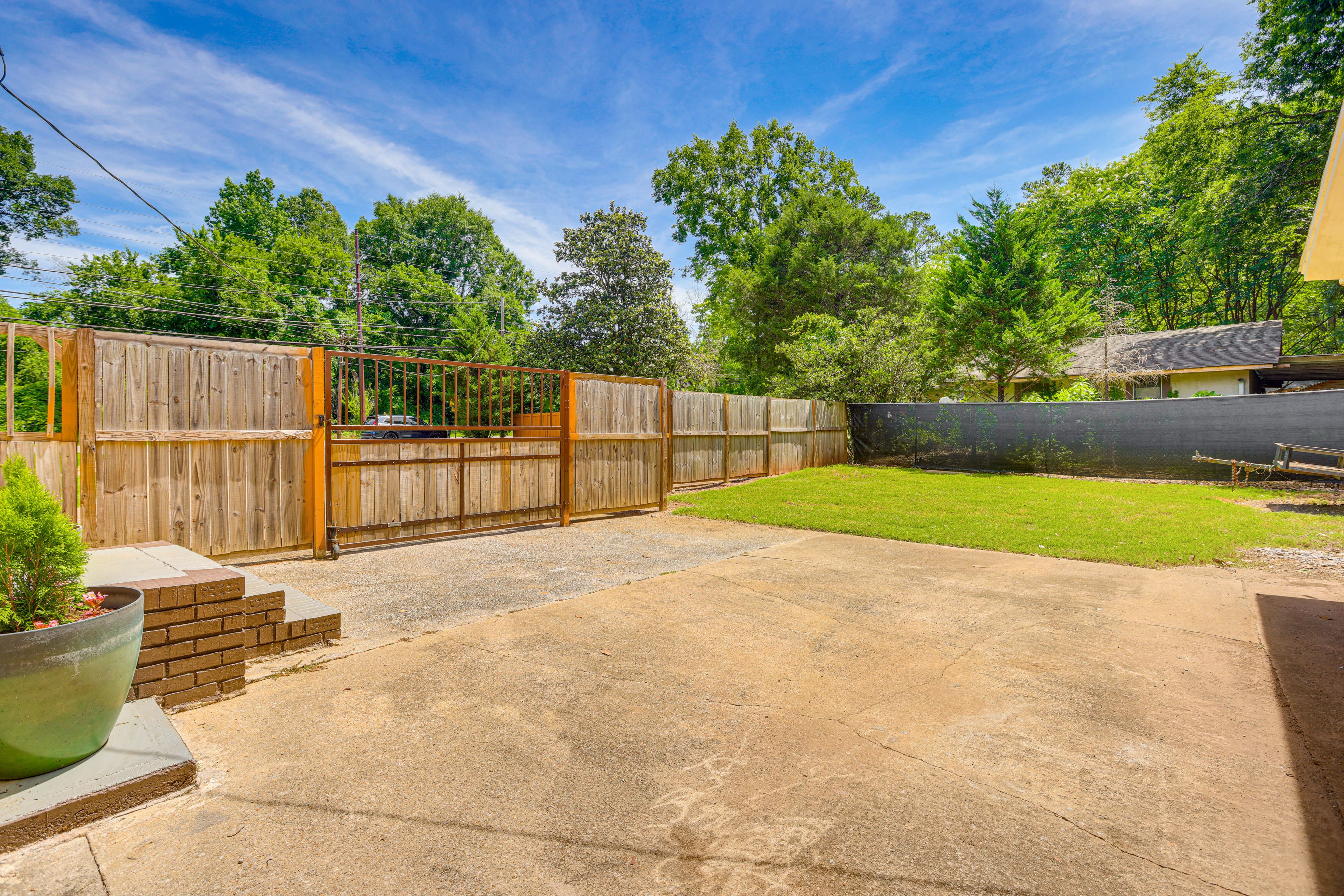 Parking | Driveway (4 Vehicles) | RVs/Trailers Allowed On-Site