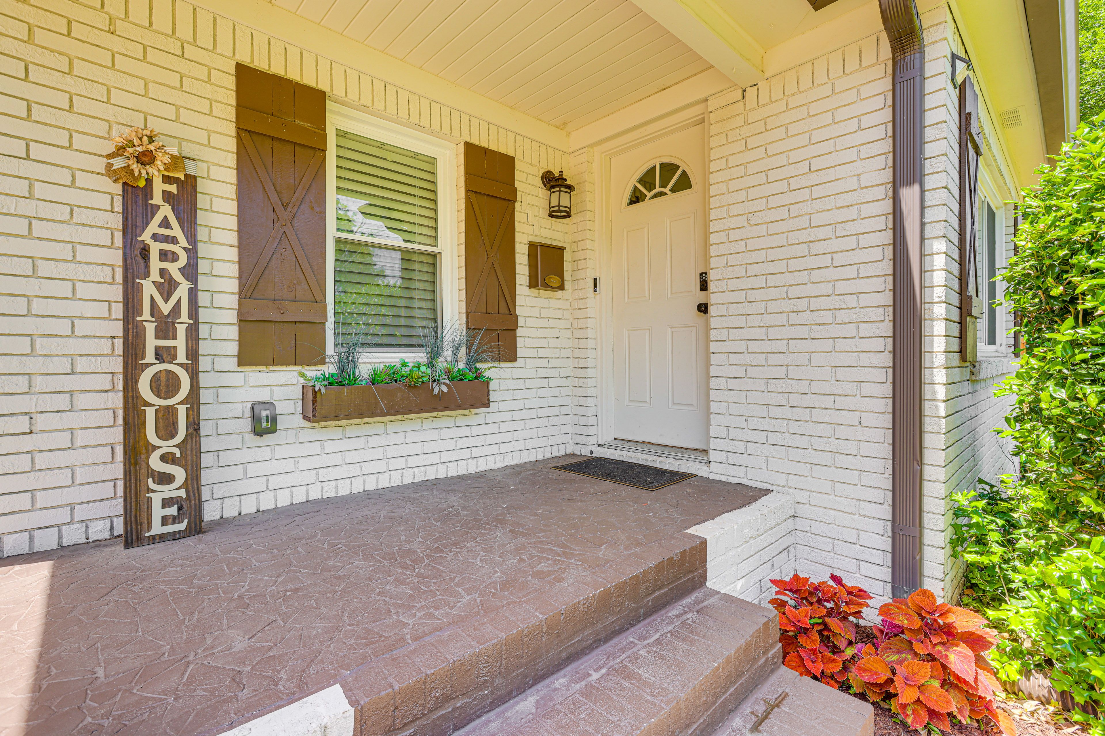 House Exterior | Keyless Entry
