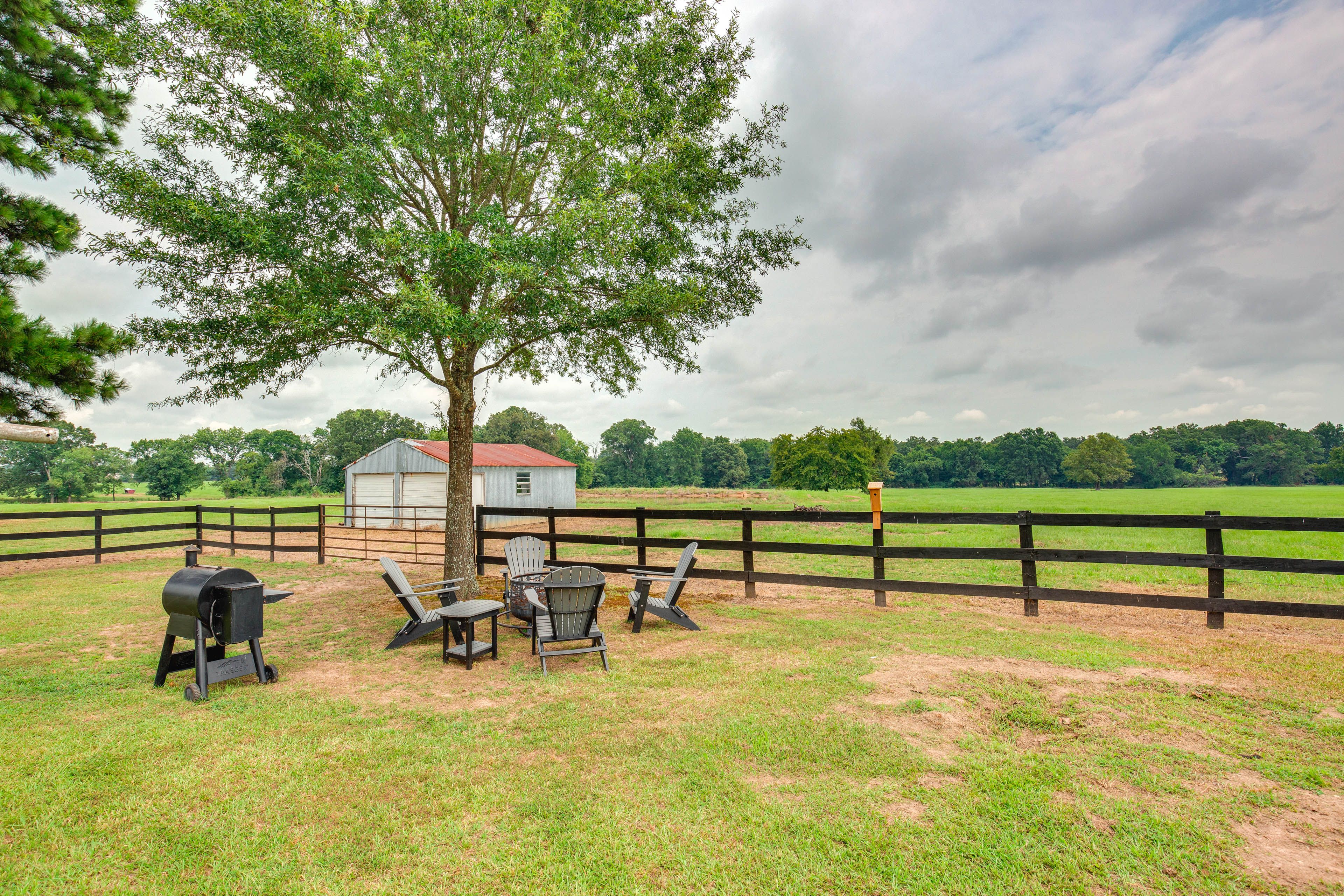 Private Yard | Fire Pit | Pellet Grill | 100-Acre Property
