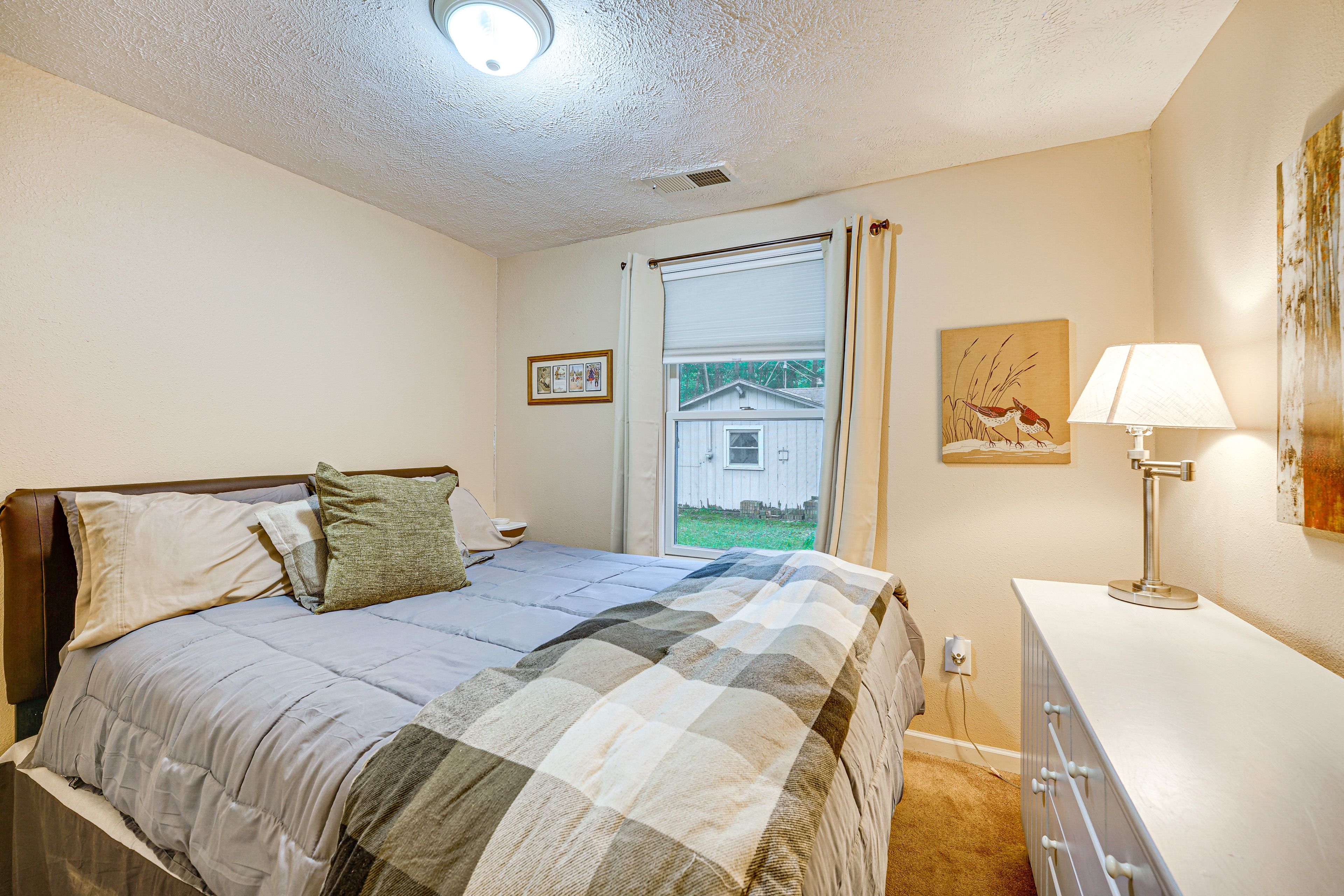 Bedroom 1 | Queen Bed | Linens Provided