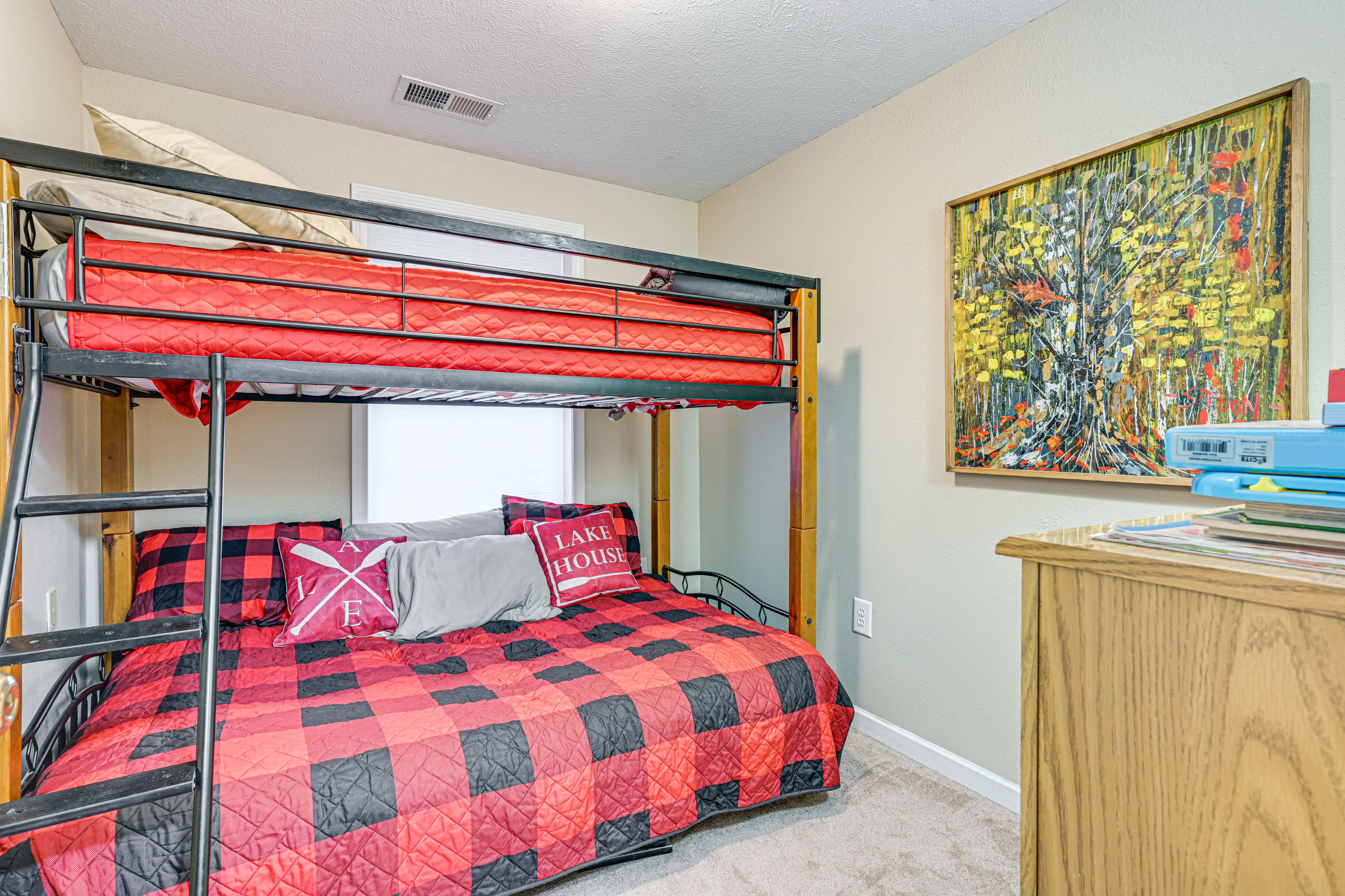 Bedroom 3 | Twin/Full Bunk Bed | Linens Provided
