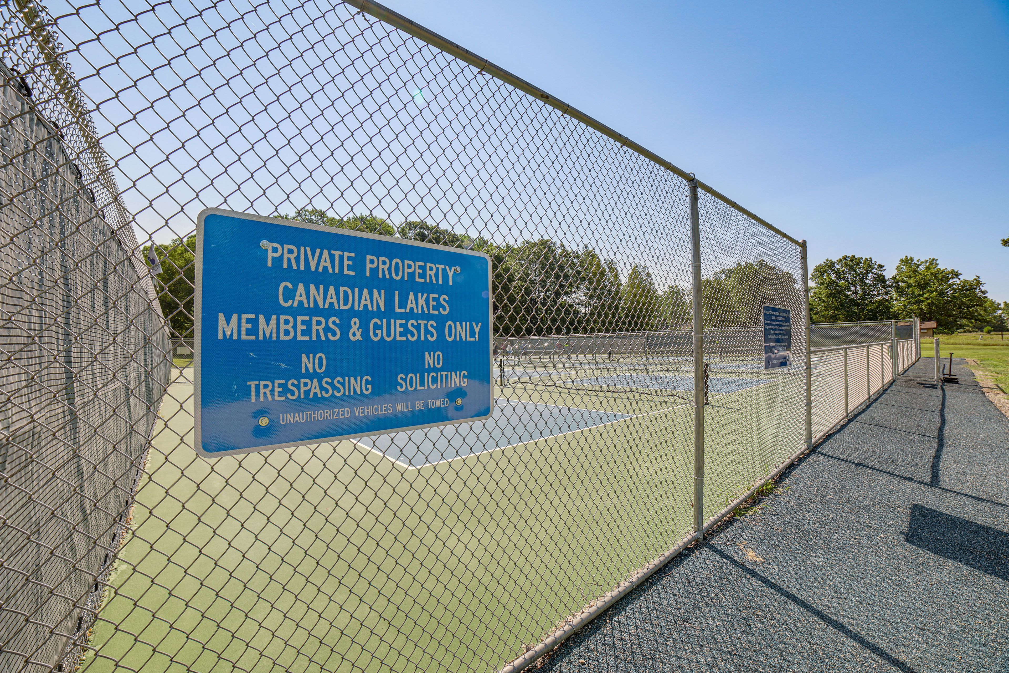 Canadian Lakes | Community Amenities