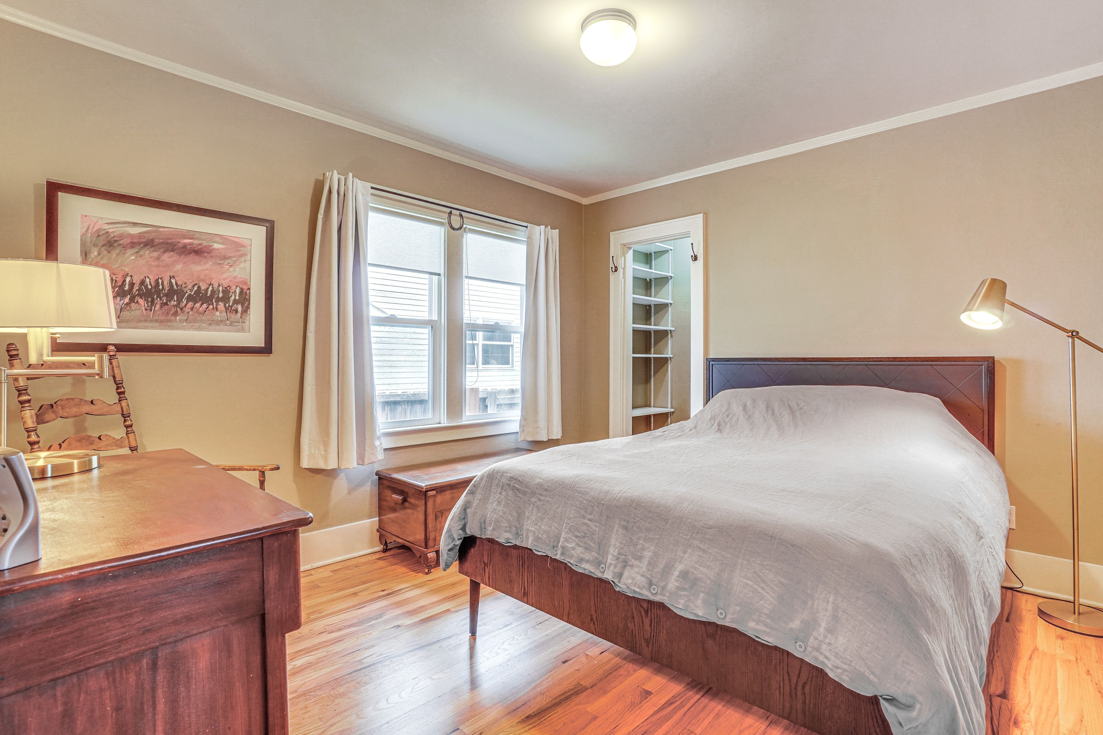 Bedroom 2 | Full Bed | Main Floor