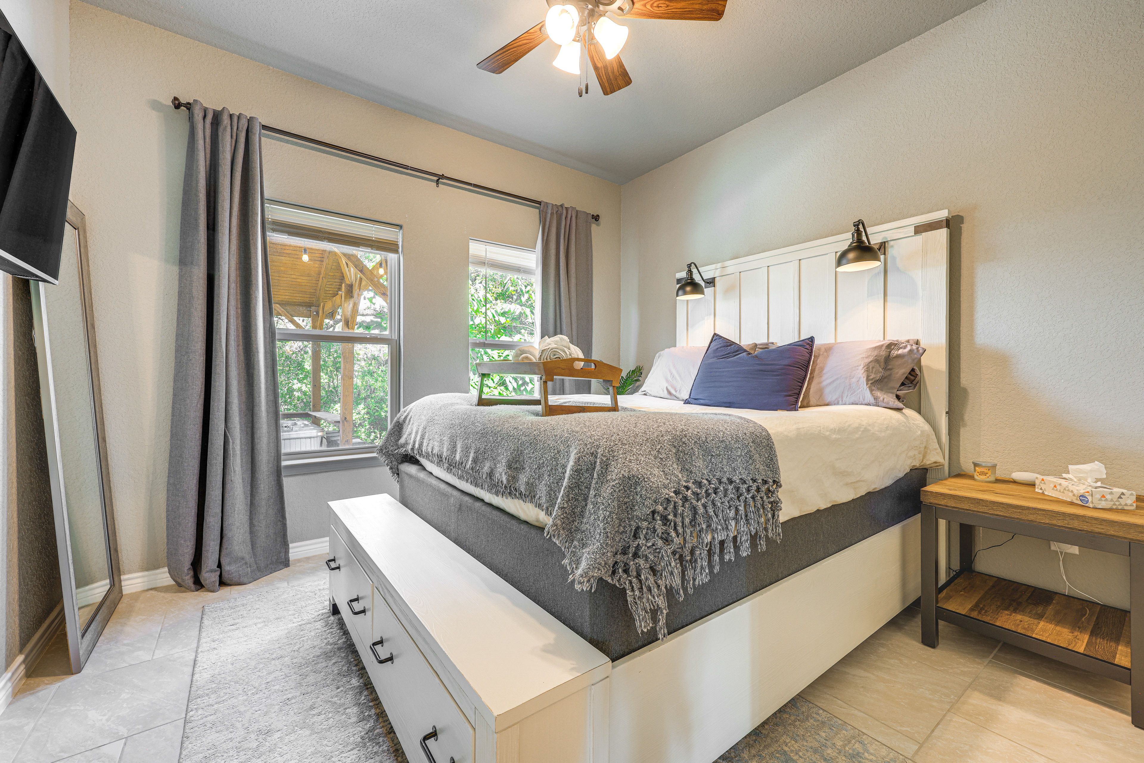 Bedroom 3 | Queen Bed | Flat-Screen TV
