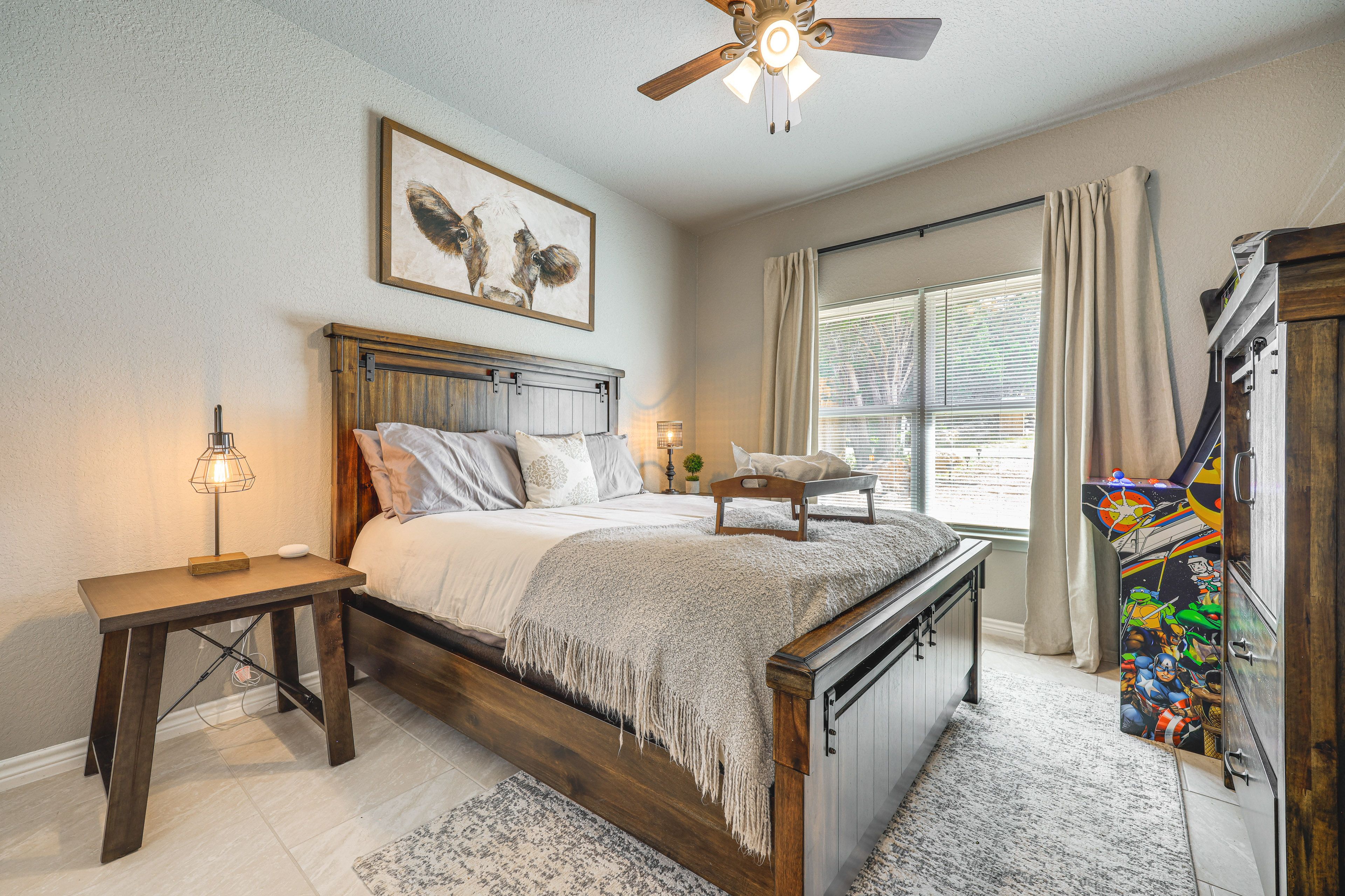 Bedroom 2 | Queen Bed | Arcade Machine