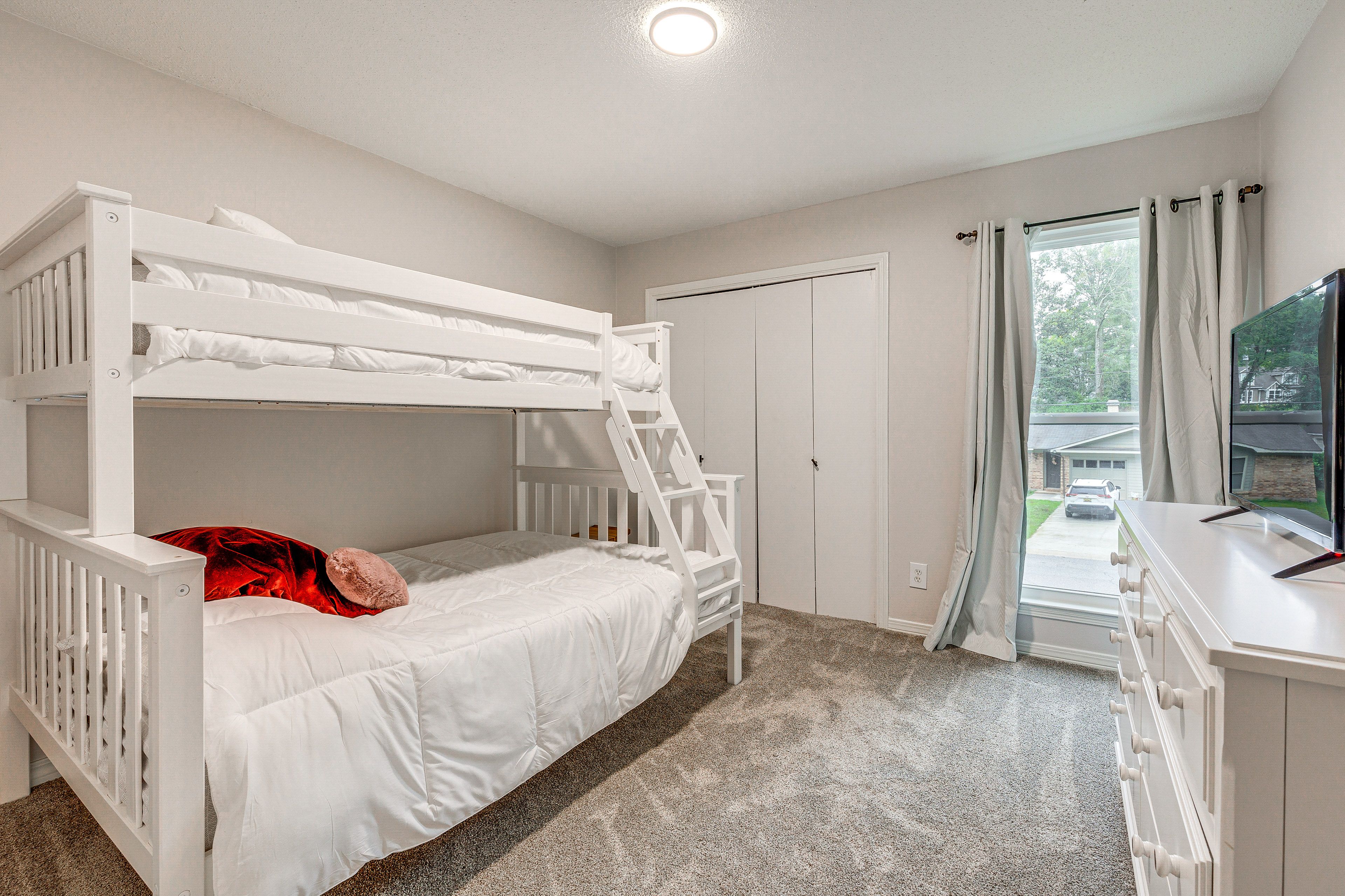 Bedroom 5 | Twin/Full Bunk Bed | 2nd Floor