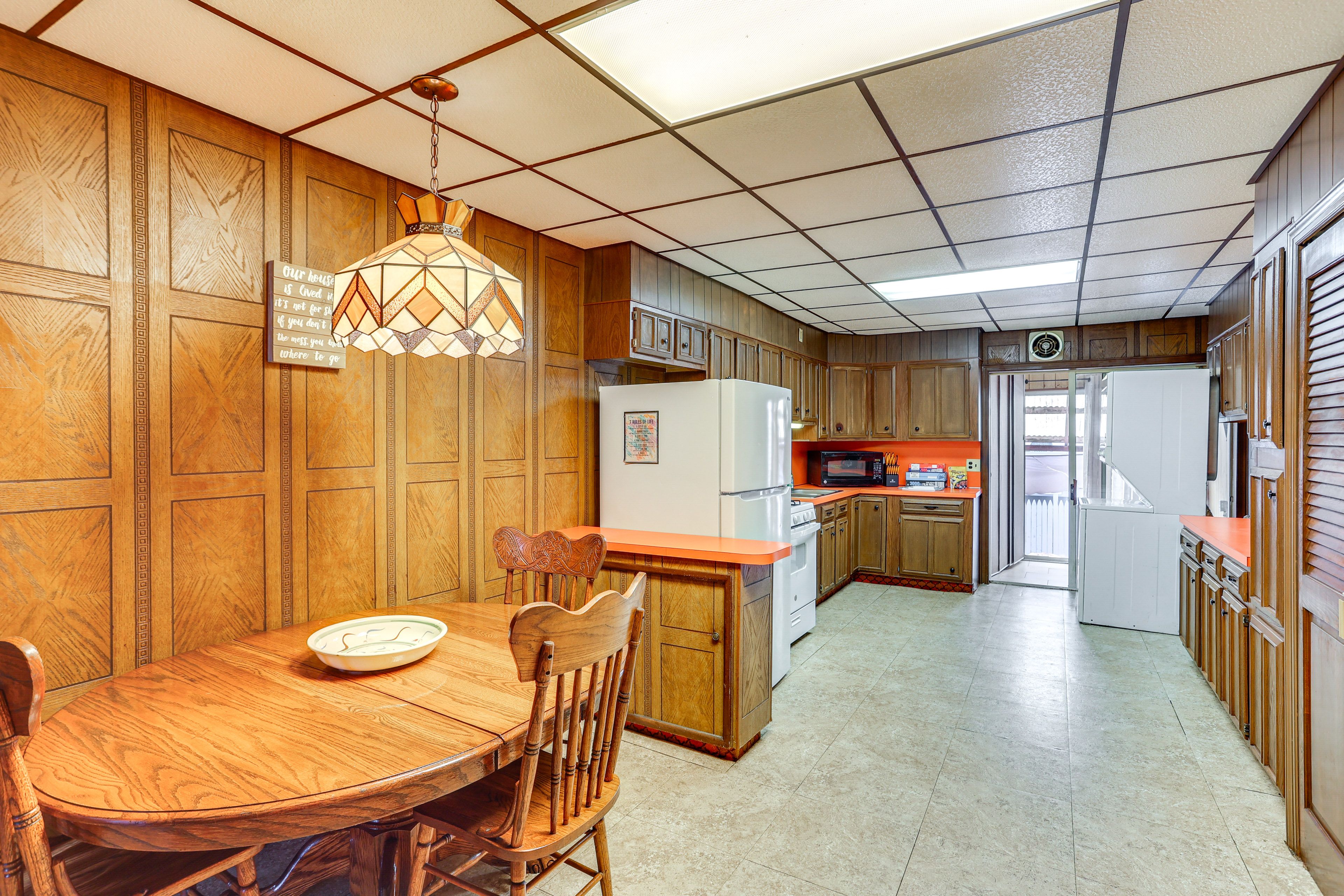 Living Space | 1st Floor | Gas Heating | Window A/C | Free WiFi