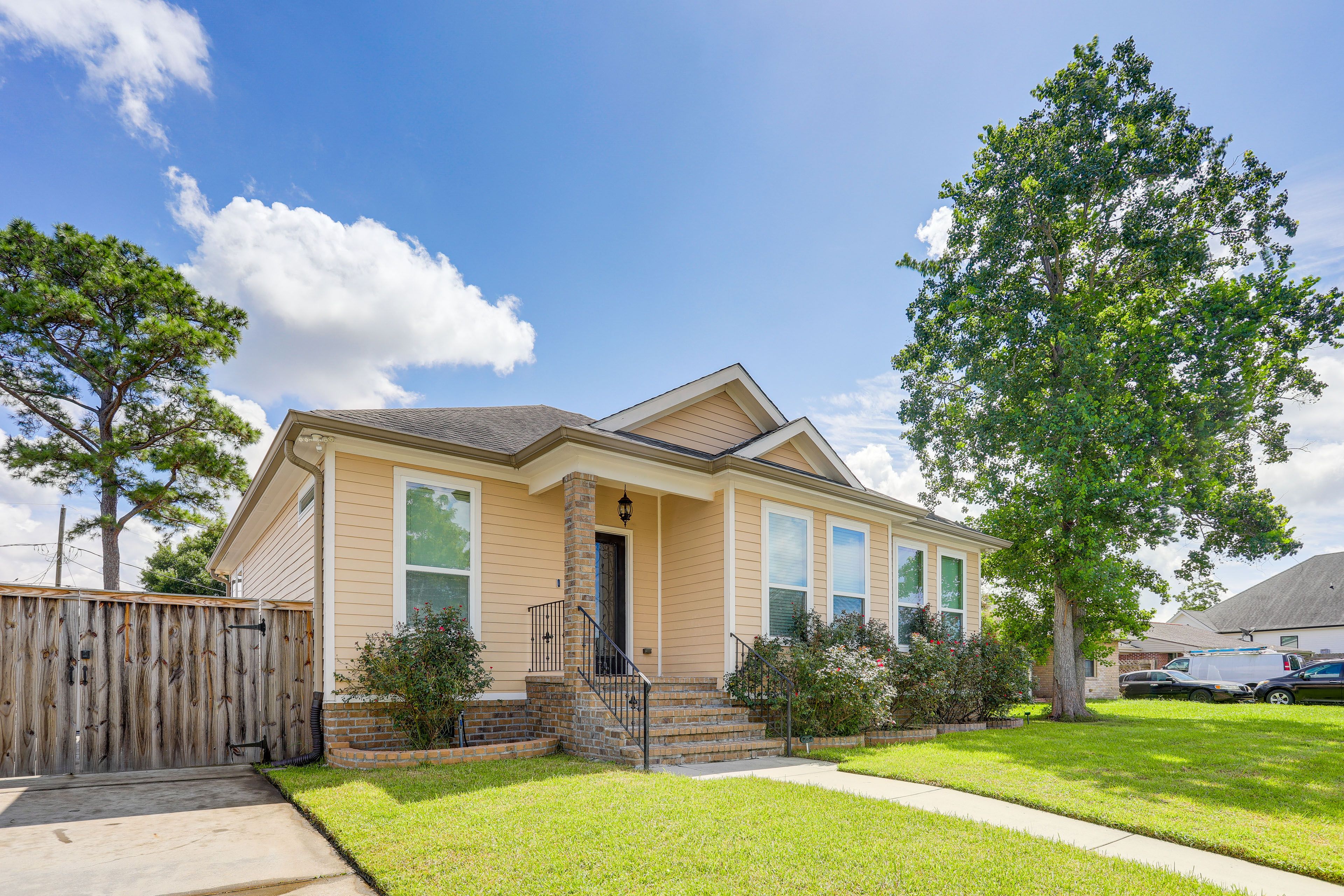 Home Exterior | Parking | Driveway (2 Vehicles) | Free Street Parking