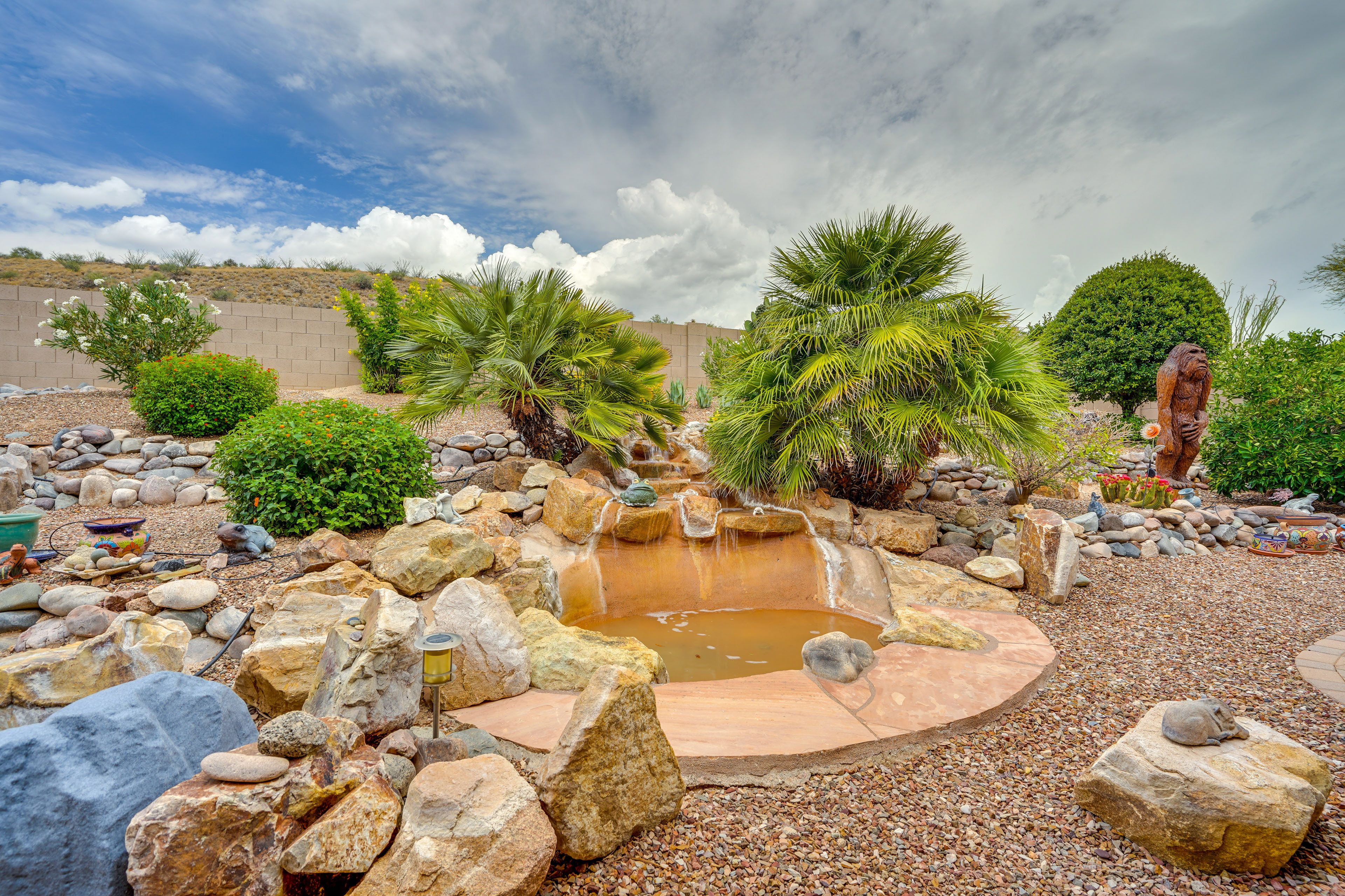 Private Yard | Water Feature