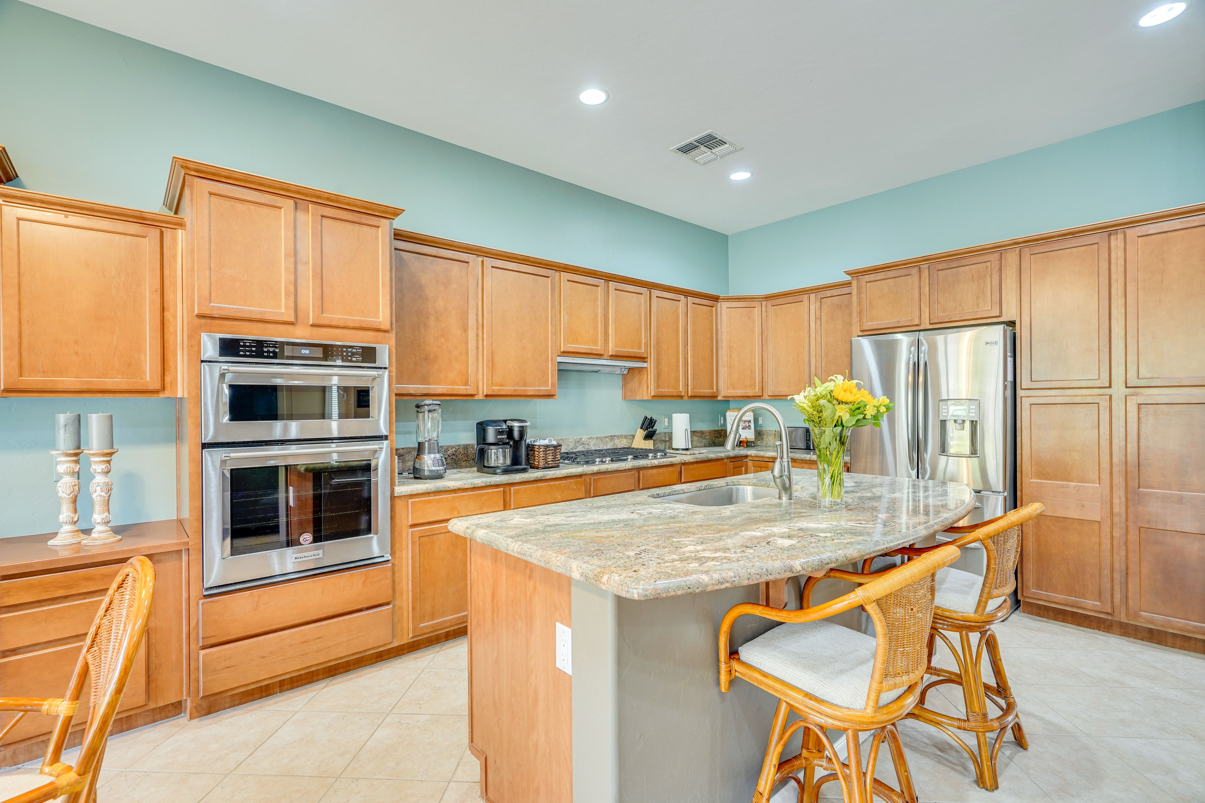 Kitchen | Dual Keurig/Drip Coffee Maker | Dishwasher | Cooking Basics