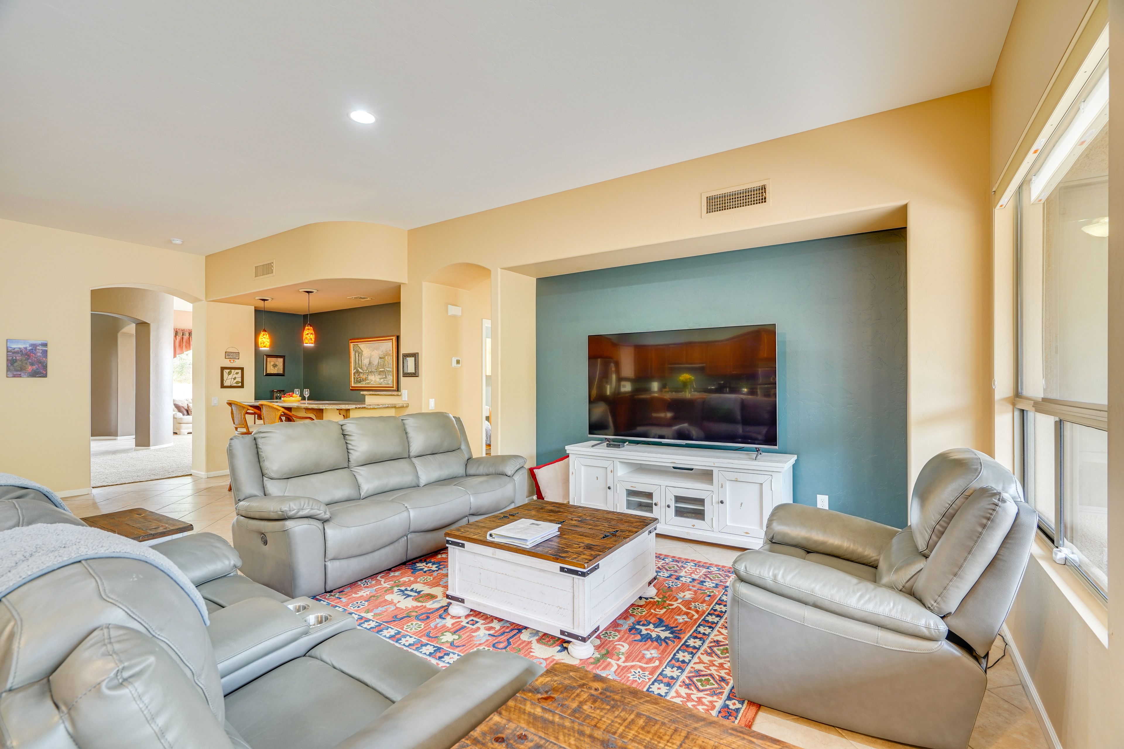 Living Room | Smart TV