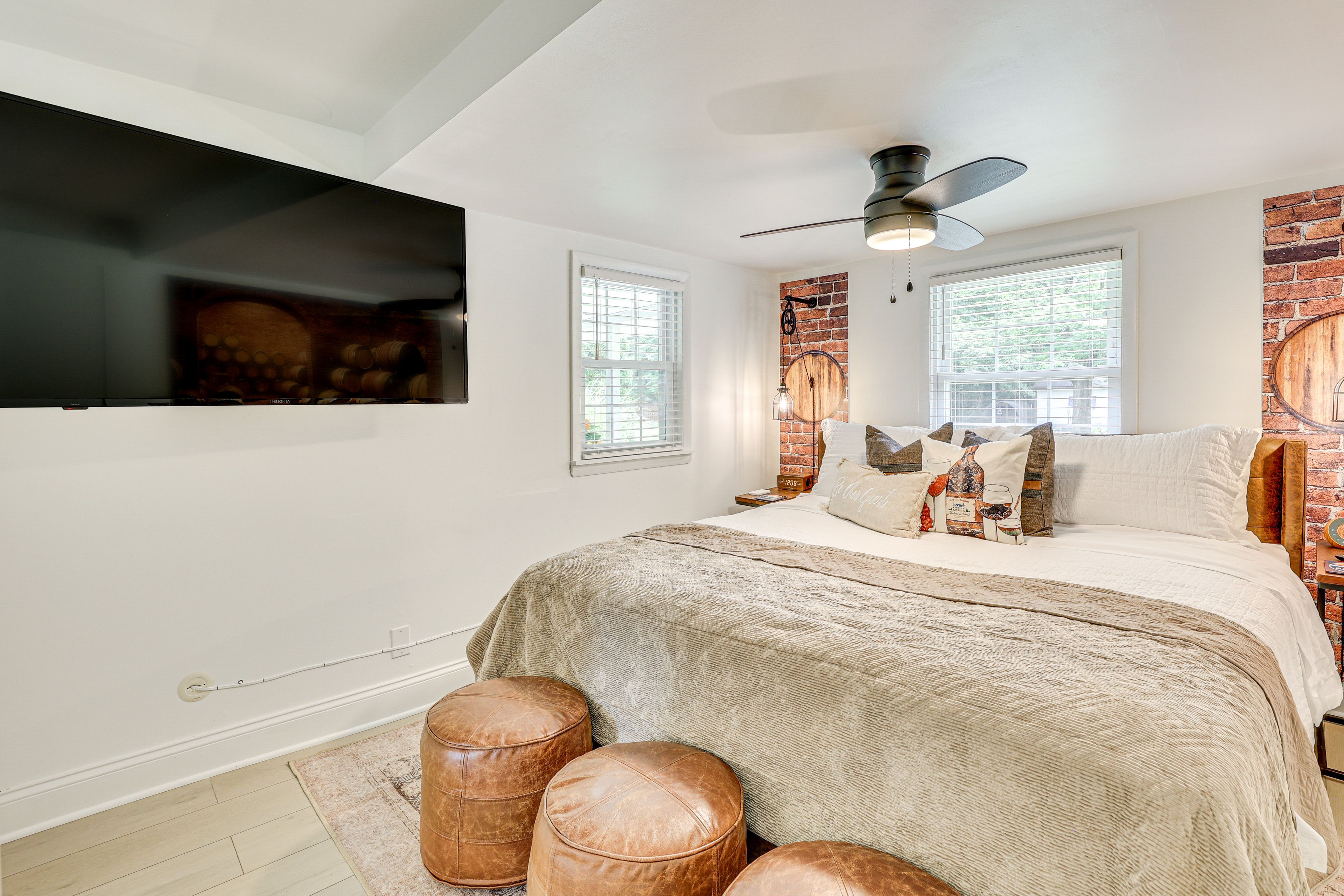 Bedroom 1 | King Bed