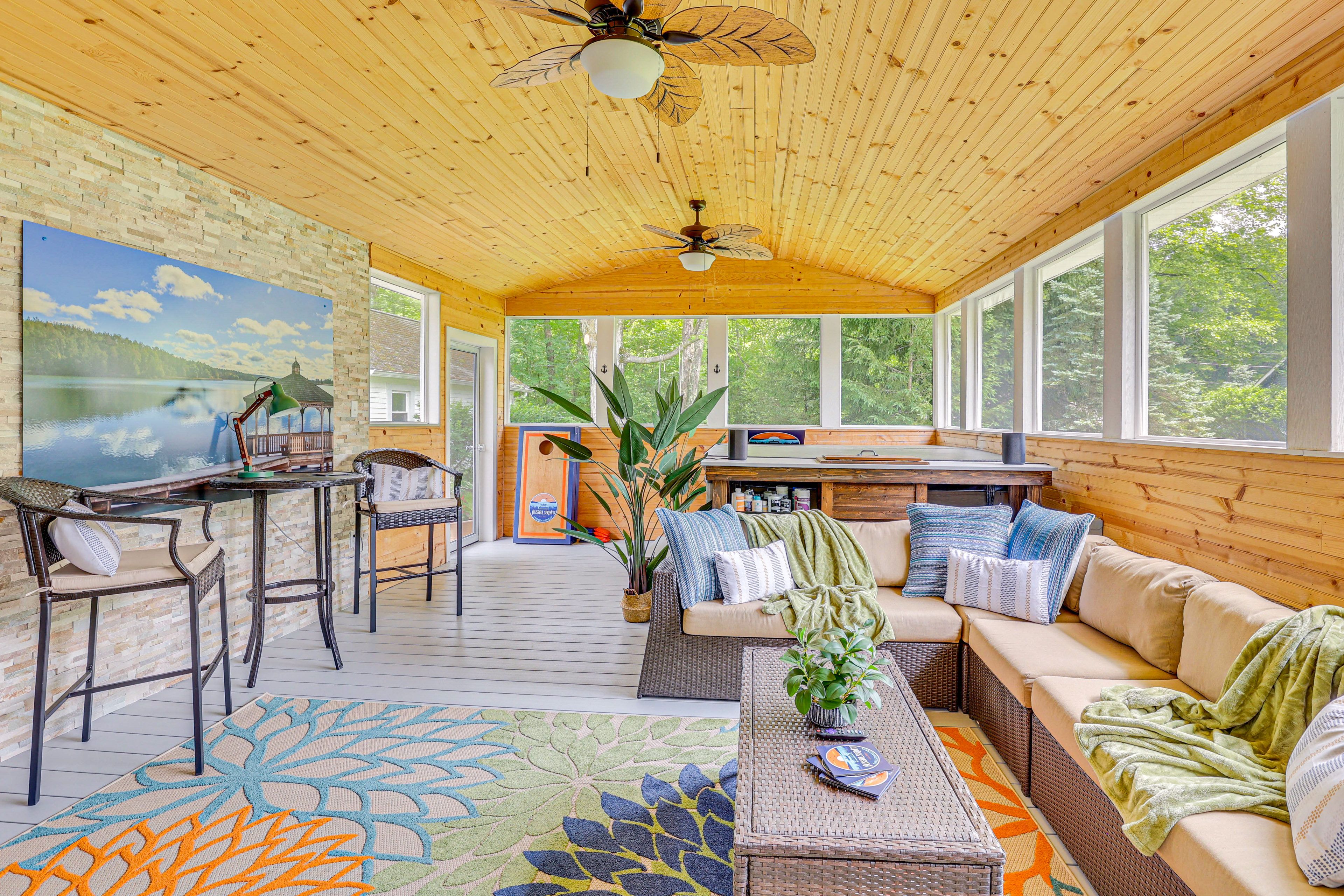 Screened Porch | Private Hot Tub | Flat-Screen TV
