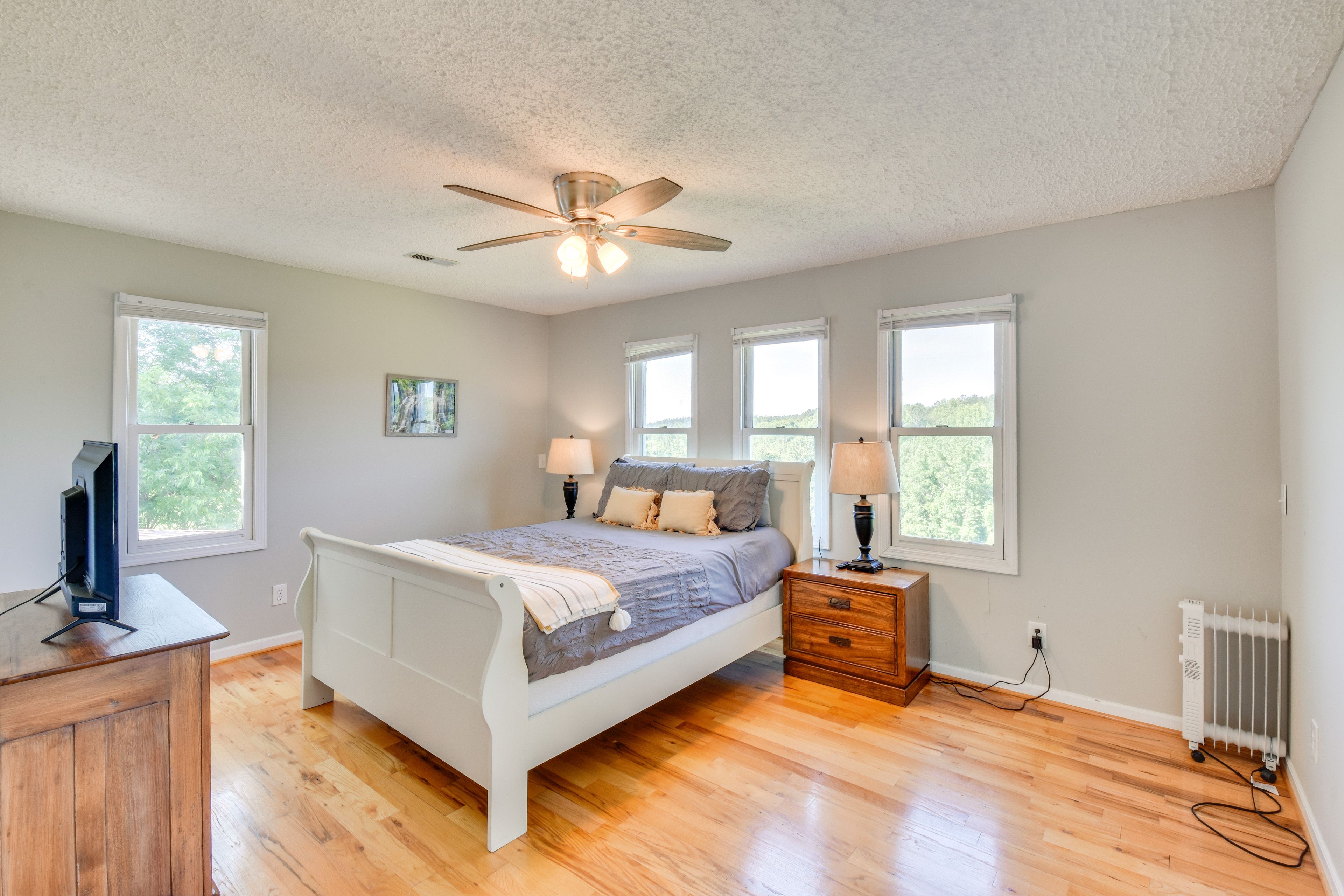 Bedroom 3 | Queen Bed | 2nd Floor