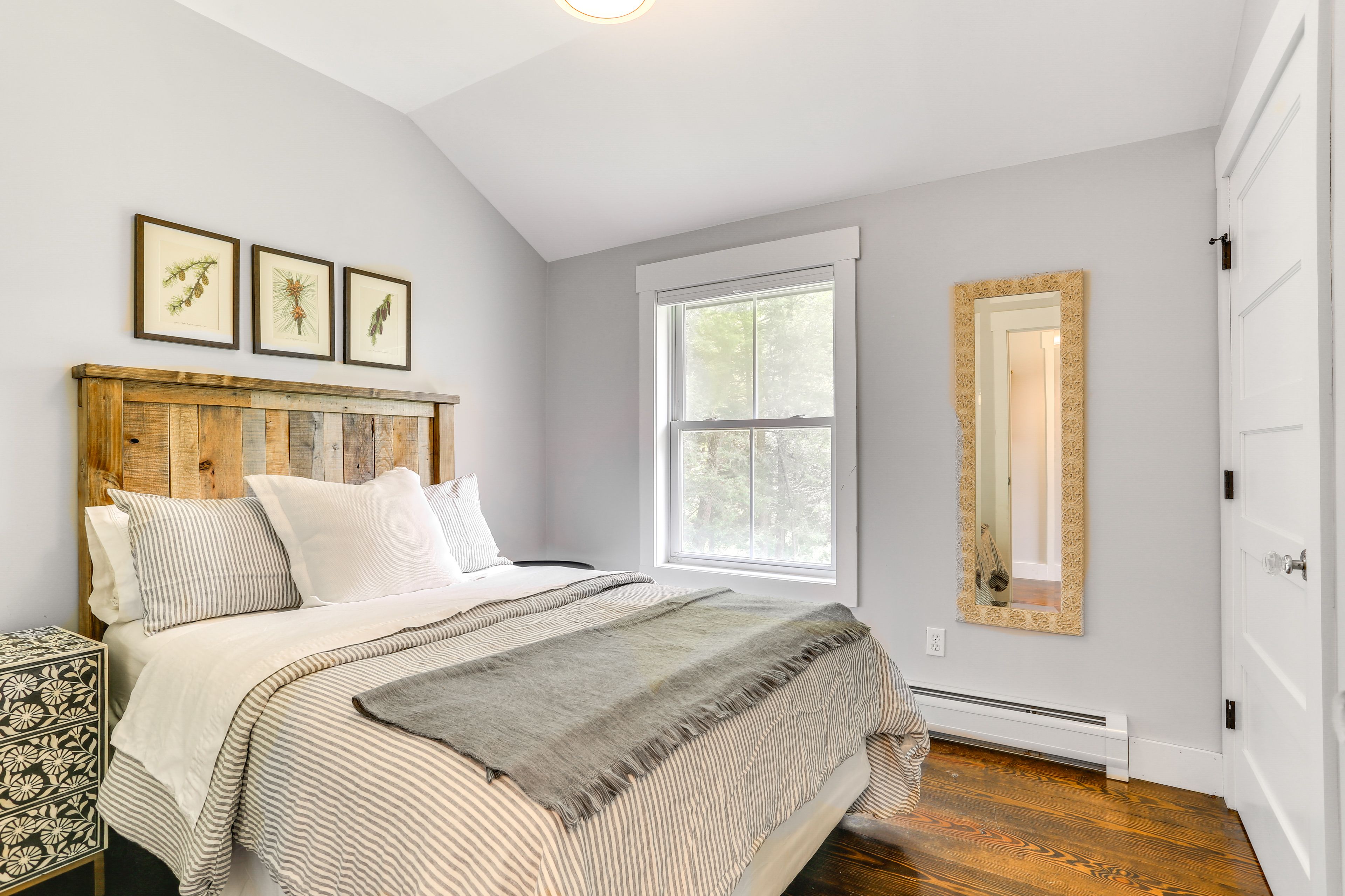 Bedroom 2 | Full Bed | Upper Level