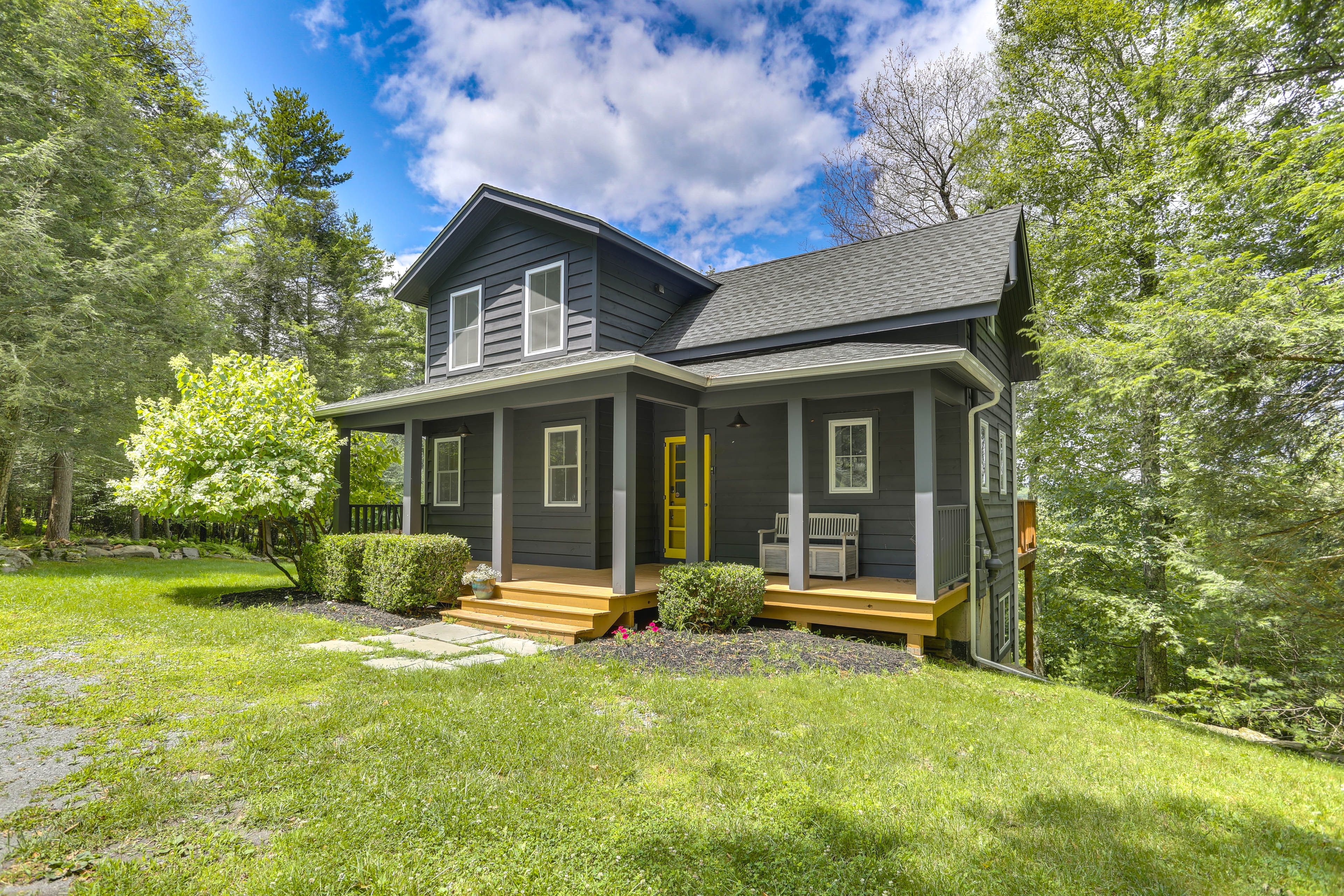 Narrowsburg Vacation Rental | 3BR | 2.5BA | Stairs Required | 1,424 Sq Ft