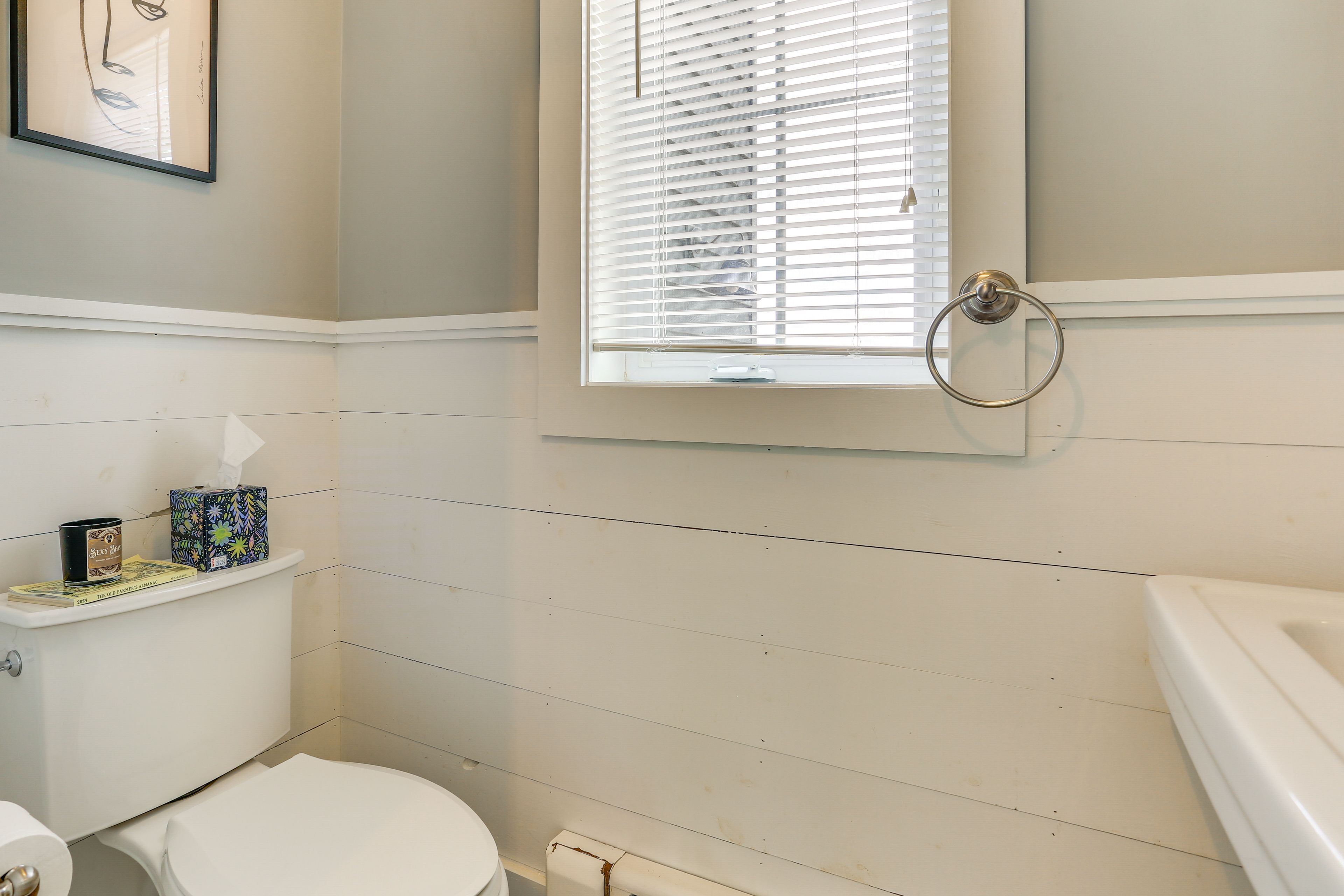 Half Bathroom | Main Level